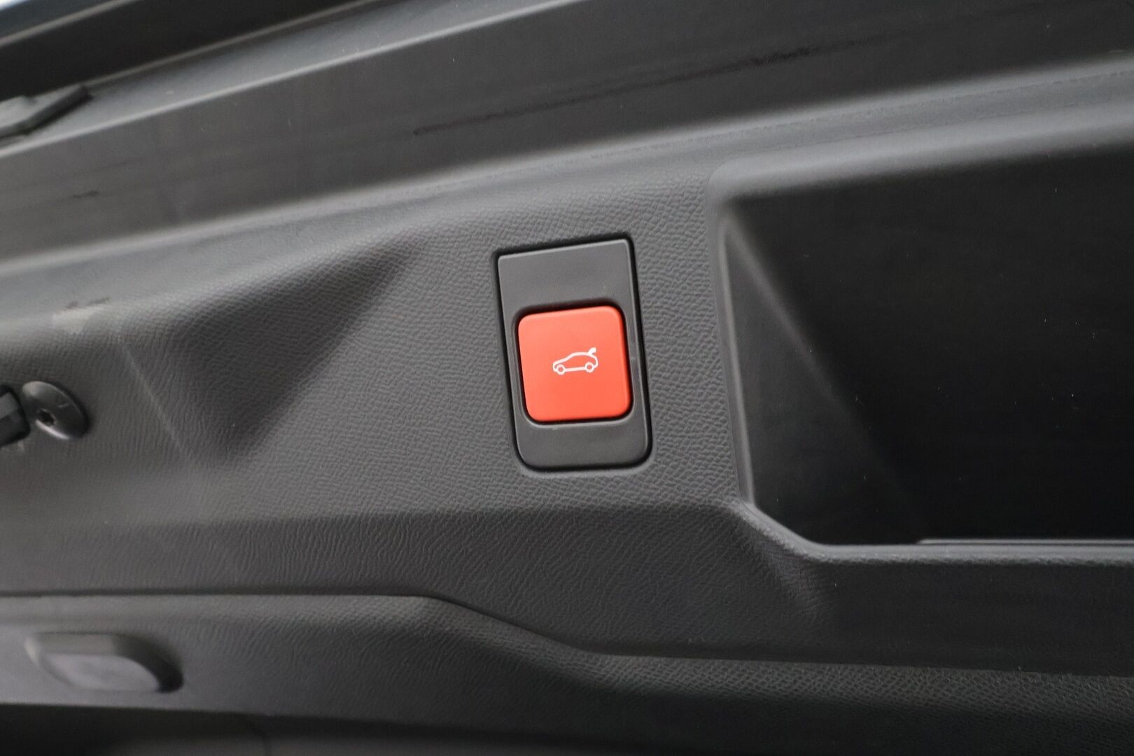 PEUGEOT 5008 2025 GT Hybrid 145 Automaatti 7p - | ACC | LED | 360-Kamera | Puolinahat | Widescreen | Keyless | Apple&Android | Kahdet Renkaat | Merkkihuollettu |
