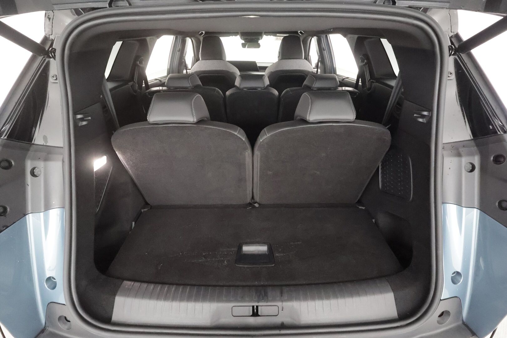 PEUGEOT 5008 2025 GT Hybrid 145 Automaatti 7p - | ACC | LED | 360-Kamera | Puolinahat | Widescreen | Keyless | Apple&Android | Kahdet Renkaat | Merkkihuollettu |