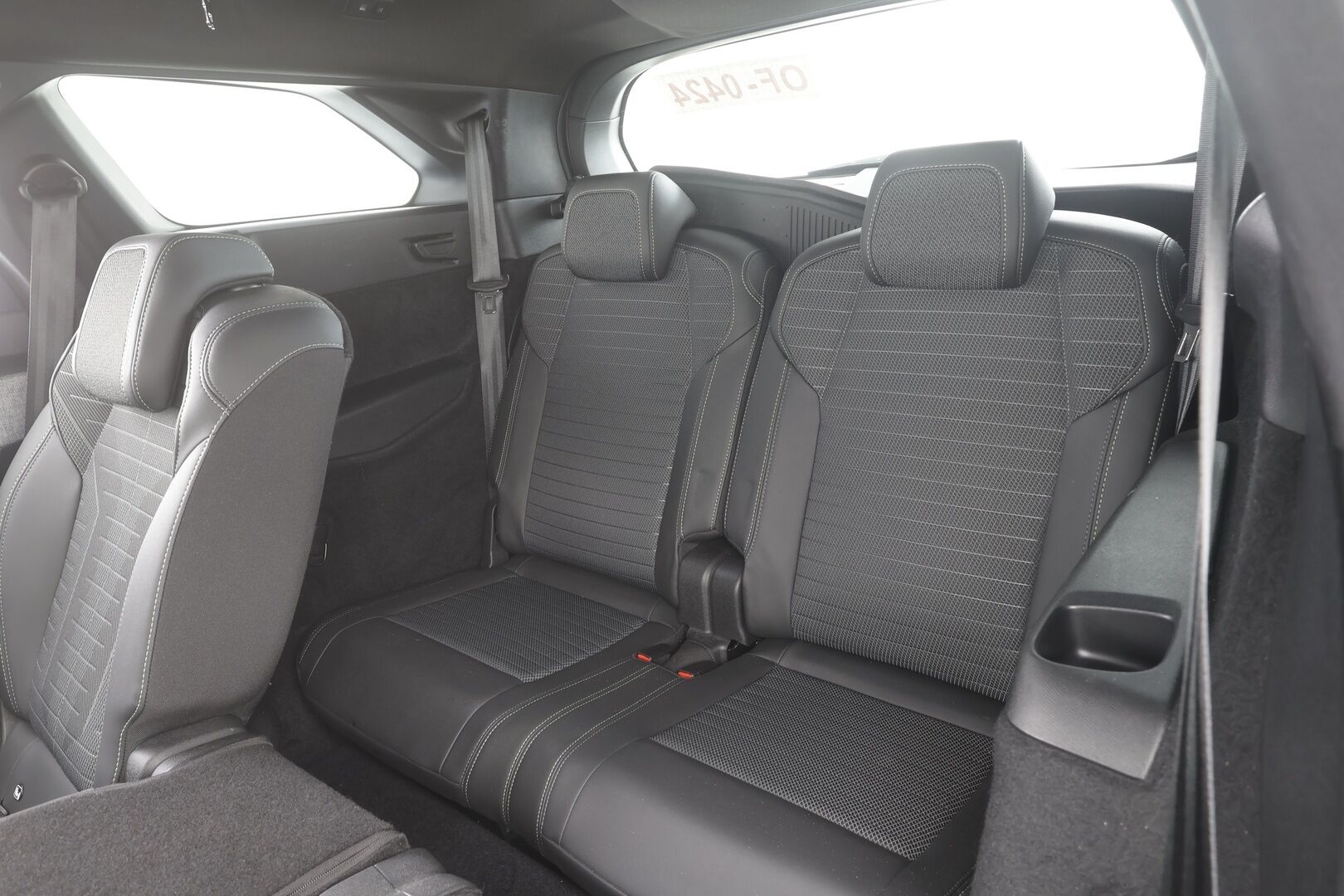 PEUGEOT 5008 2025 GT Hybrid 145 Automaatti 7p - | ACC | LED | 360-Kamera | Puolinahat | Widescreen | Keyless | Apple&Android | Kahdet Renkaat | Merkkihuollettu |