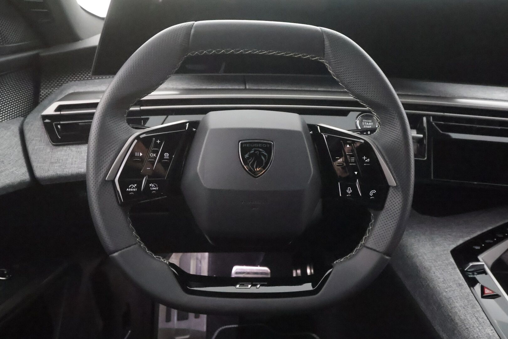 PEUGEOT 5008 2025 GT Hybrid 145 Automaatti 7p - | ACC | LED | 360-Kamera | Puolinahat | Widescreen | Keyless | Apple&Android | Kahdet Renkaat | Merkkihuollettu |