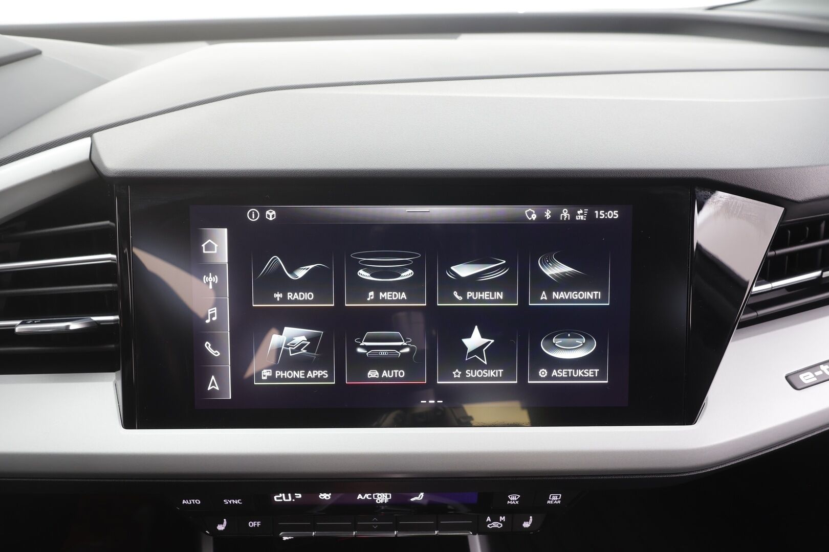 AUDI Q4 E-TRON 2022 40 e-tron Sportback - | ACC | ILP | Koukku | Matrix-LED | Muistipenkki | P.Kamera | Sporttipenkit | Apple&Android | Merkkihuollettu | kahdet Renkaat |