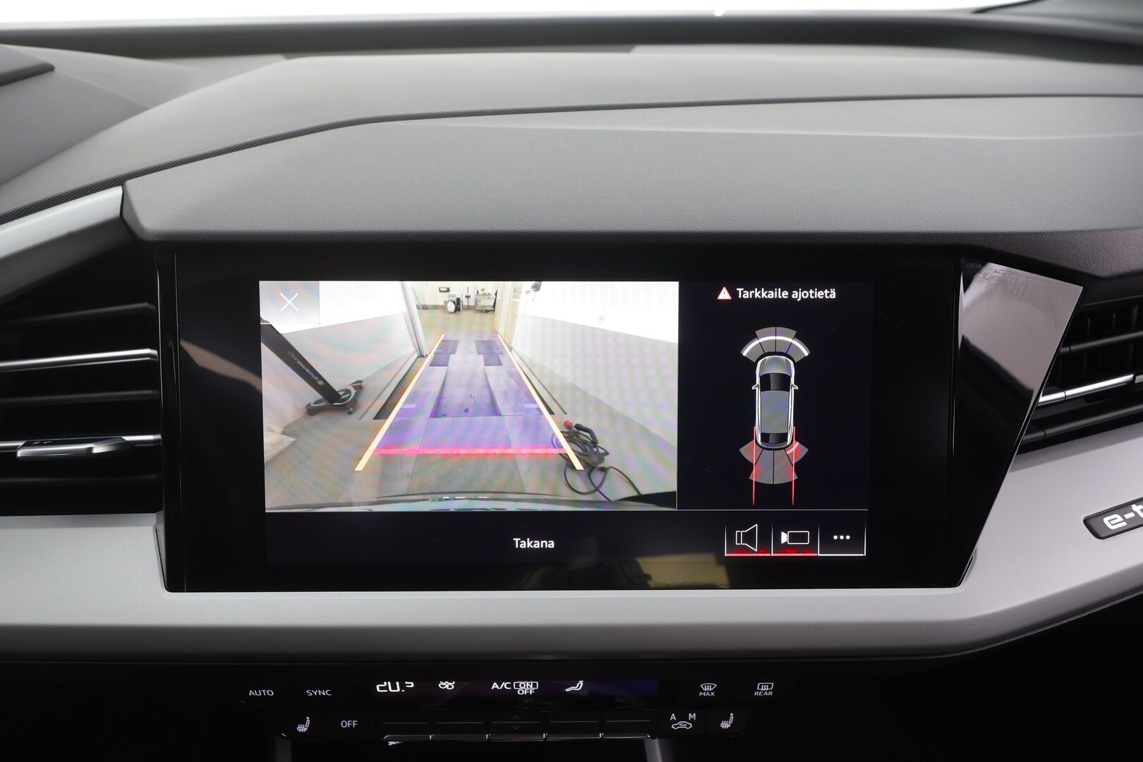 AUDI Q4 E-TRON 2022 40 e-tron Sportback - | ACC | ILP | Koukku | Matrix-LED | Muistipenkki | P.Kamera | Sporttipenkit | Apple&Android | Merkkihuollettu | kahdet Renkaat |
