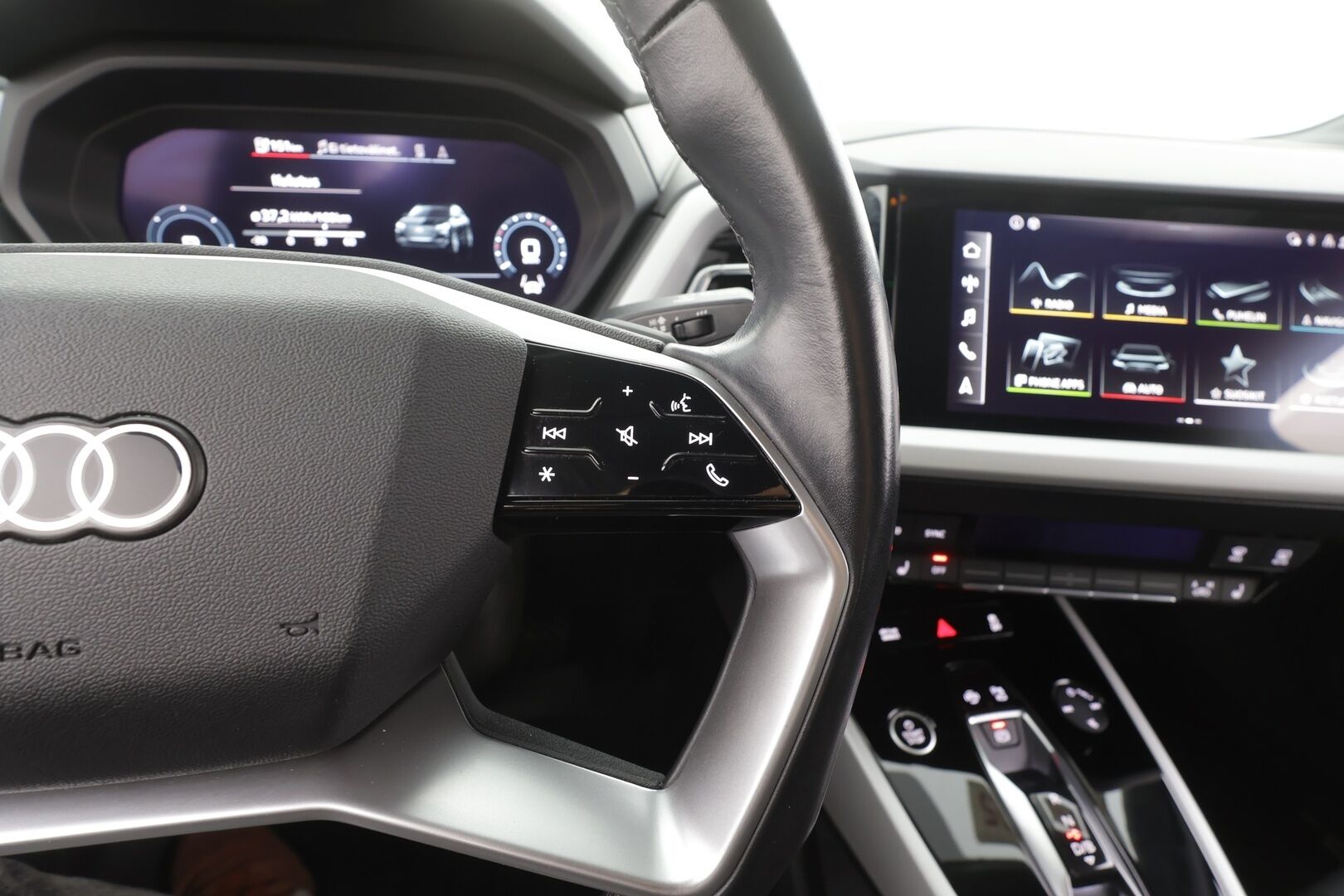AUDI Q4 E-TRON 2022 40 e-tron Sportback - | ACC | ILP | Koukku | Matrix-LED | Muistipenkki | P.Kamera | Sporttipenkit | Apple&Android | Merkkihuollettu | kahdet Renkaat |