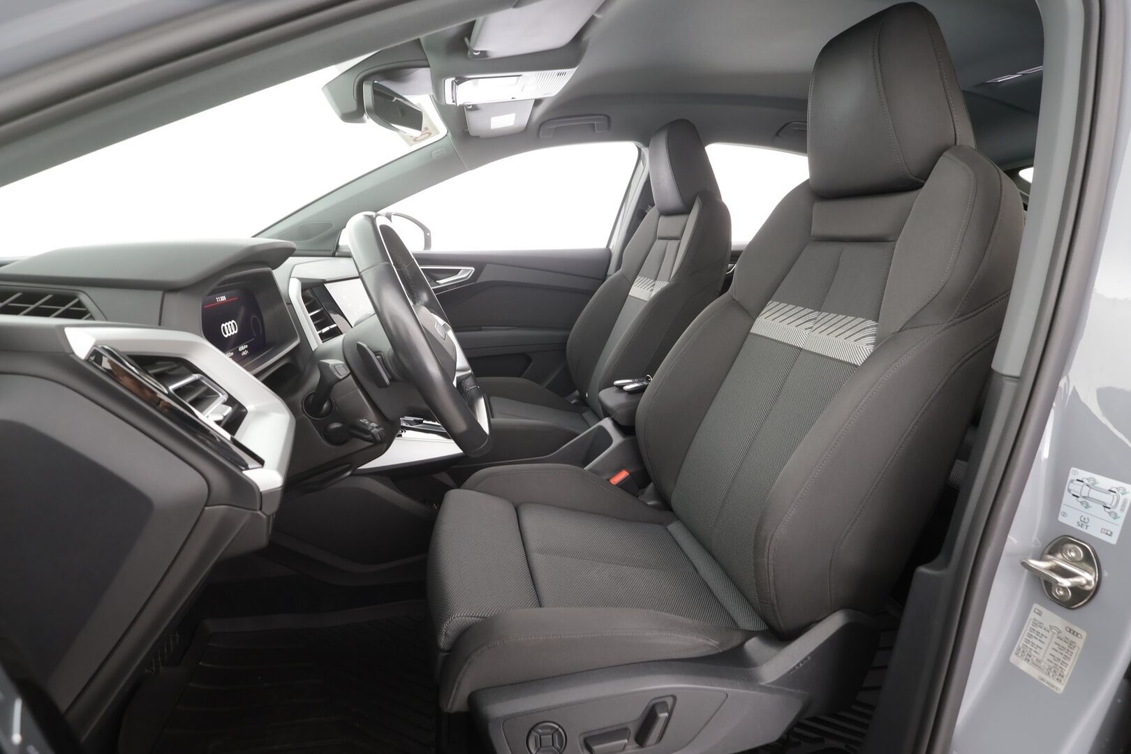 AUDI Q4 E-TRON 2022 40 e-tron Sportback - | ACC | ILP | Koukku | Matrix-LED | Muistipenkki | P.Kamera | Sporttipenkit | Apple&Android | Merkkihuollettu | kahdet Renkaat |