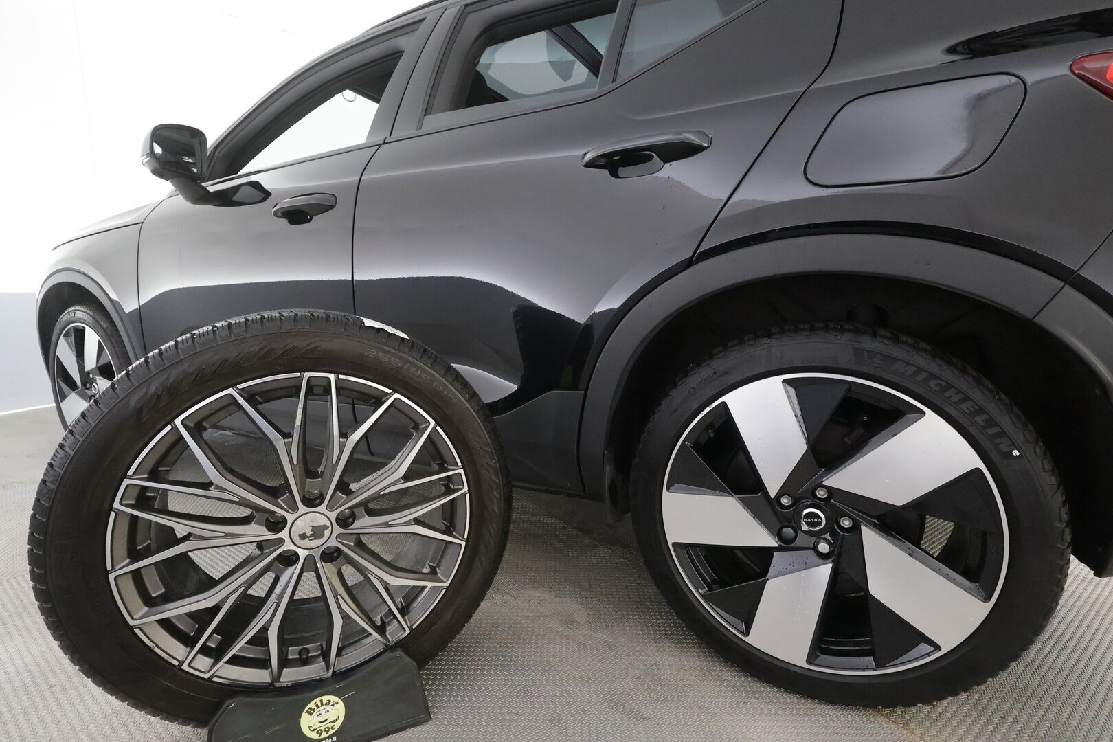 Volvo XC40 2023 Recharge Twin Ultimate - | ACC | ILP | Koukku | H/K | Panorama | 360° | Muistipenkki | Sporttipenkit | Pilot Assist | BLIS | Keyless | Merkkihuollot | ALV |