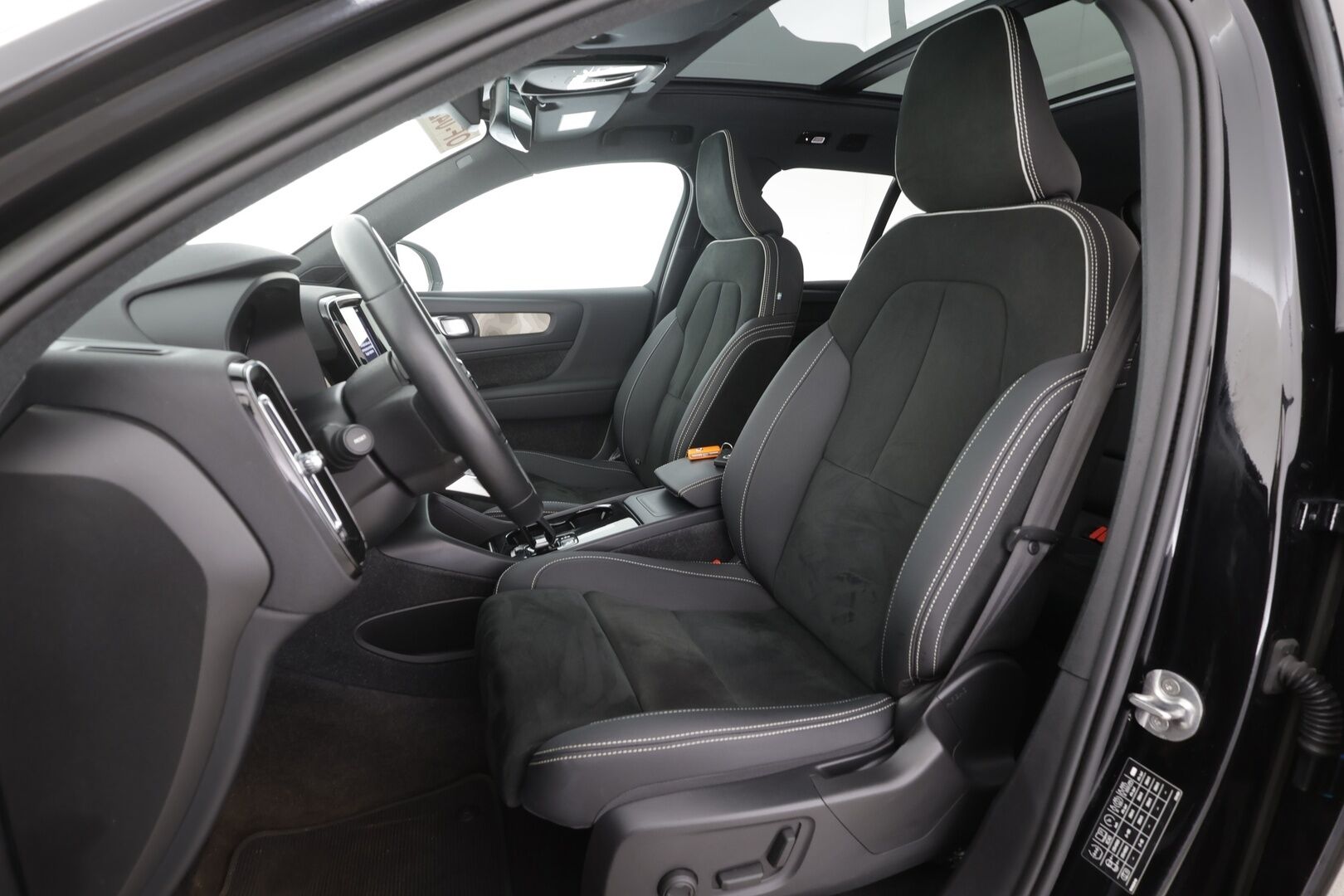 Volvo XC40 2023 Recharge Twin Ultimate - | ACC | ILP | Koukku | H/K | Panorama | 360° | Muistipenkki | Sporttipenkit | Pilot Assist | BLIS | Keyless | Merkkihuollot | ALV |