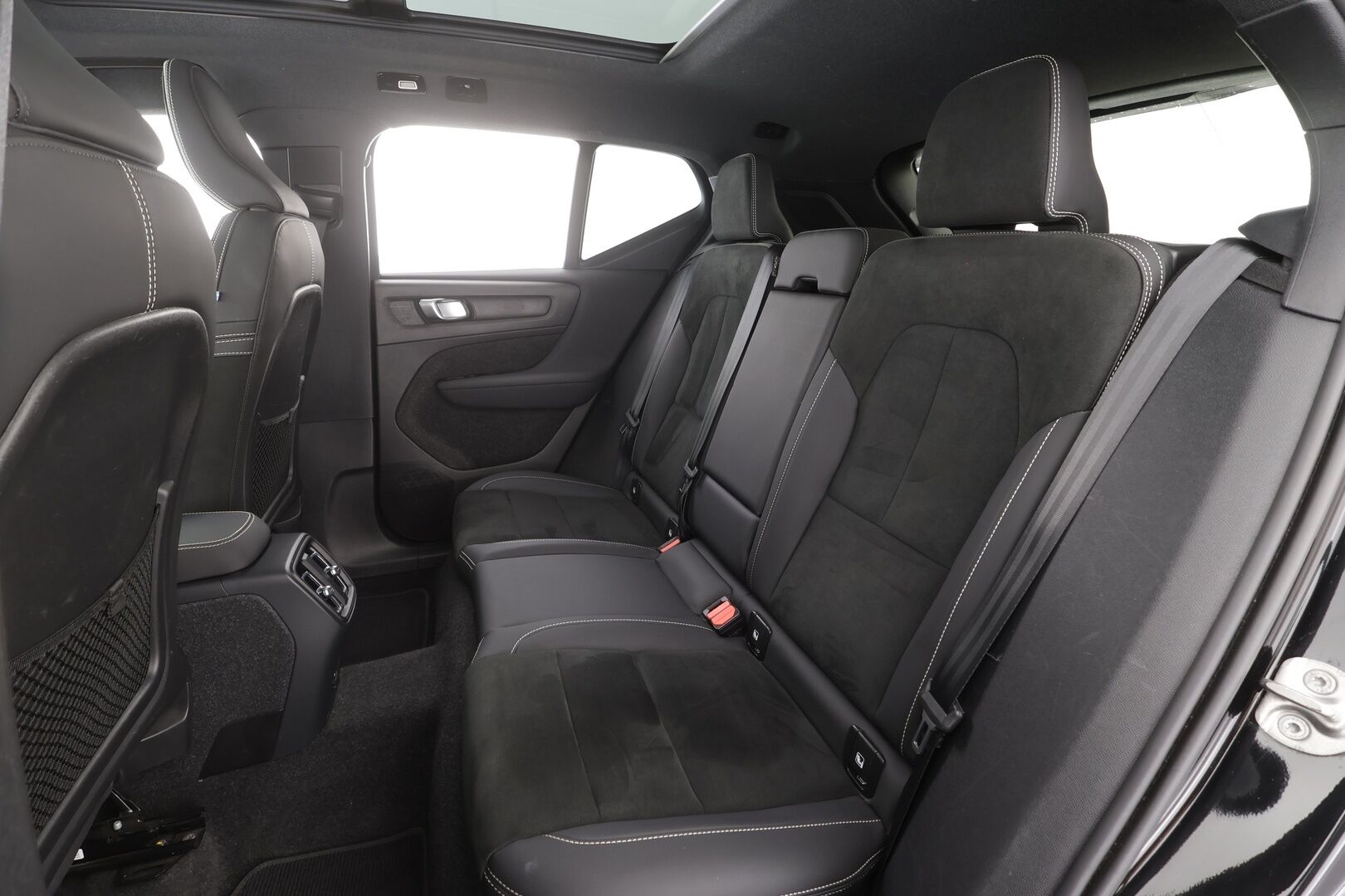 Volvo XC40 2023 Recharge Twin Ultimate - | ACC | ILP | Koukku | H/K | Panorama | 360° | Muistipenkki | Sporttipenkit | Pilot Assist | BLIS | Keyless | Merkkihuollot | ALV |