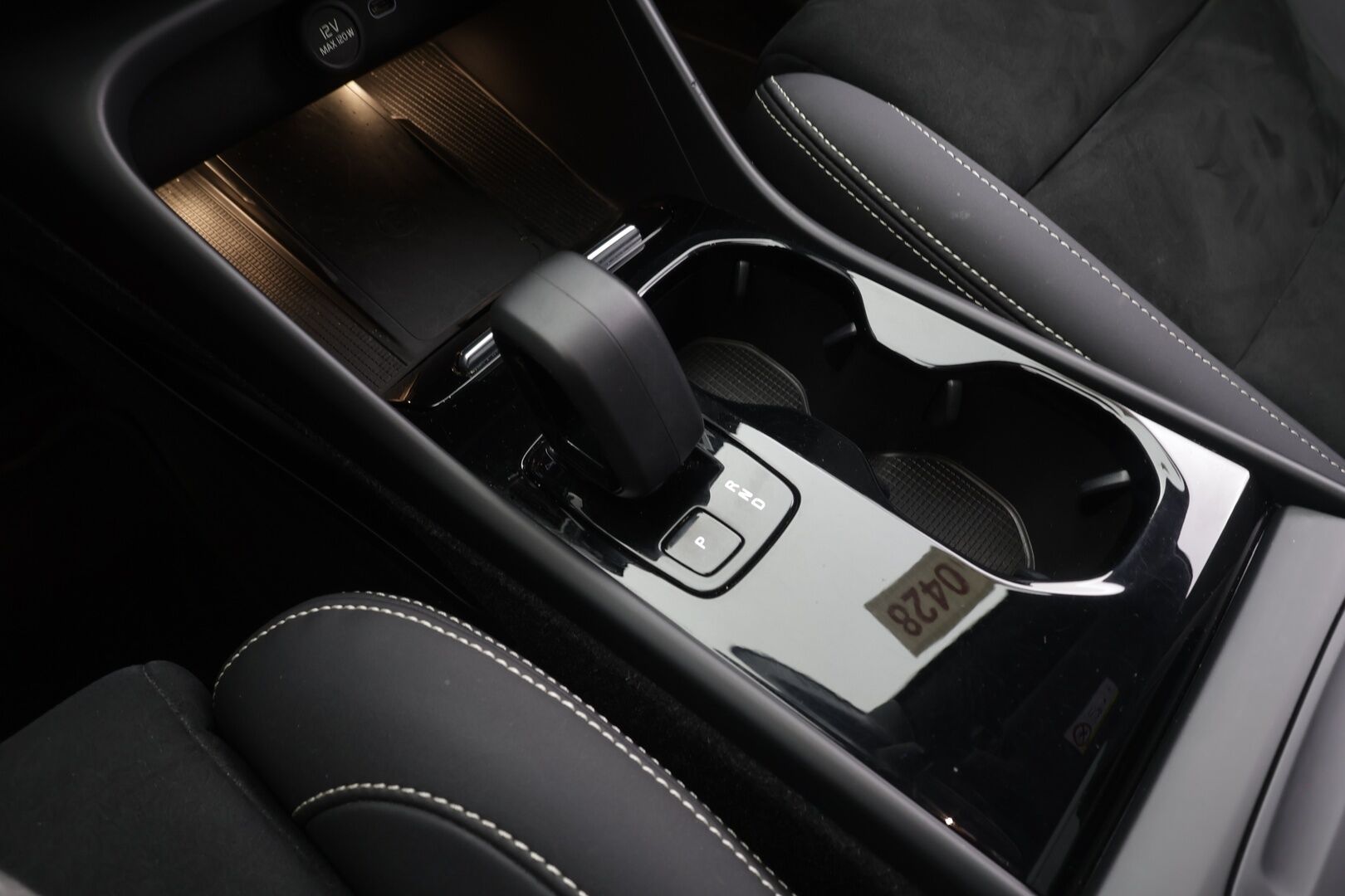 Volvo XC40 2023 Recharge Twin Ultimate - | ACC | ILP | Koukku | H/K | Panorama | 360° | Muistipenkki | Sporttipenkit | Pilot Assist | BLIS | Keyless | Merkkihuollot | ALV |