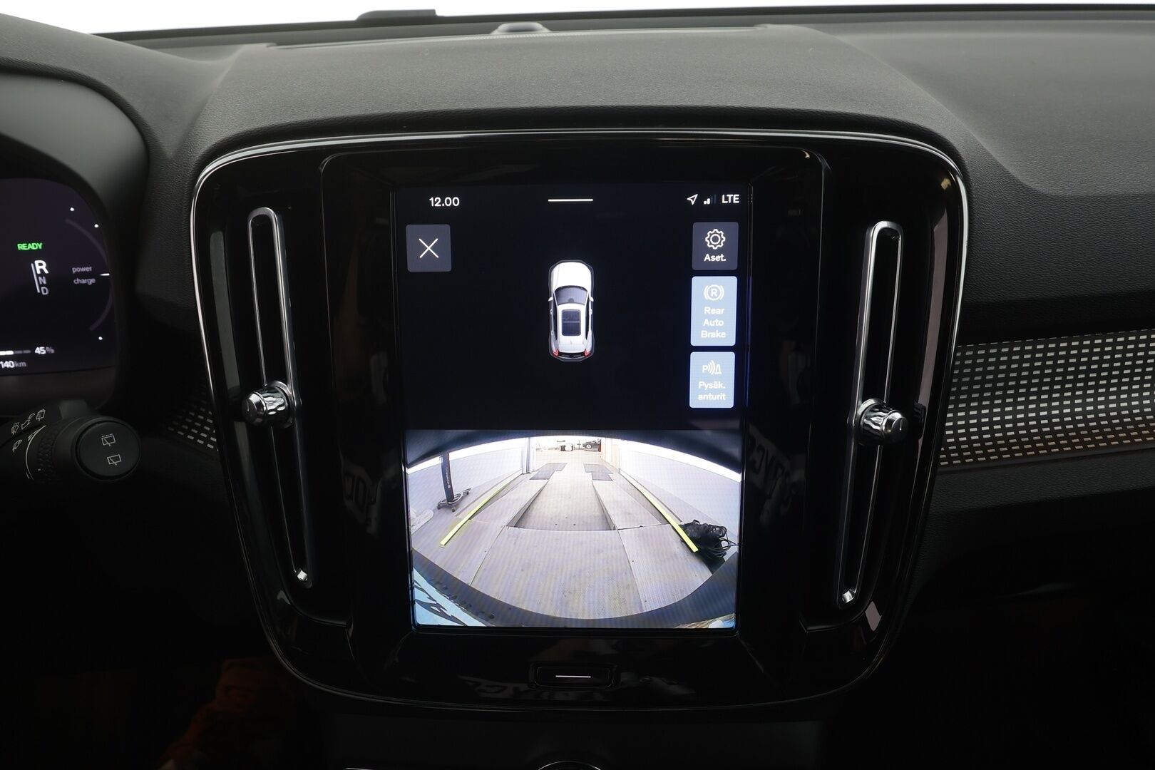 Volvo XC40 2022 P6 Recharge Plus - | ACC | ILP | Koukku | Muistipenkki | Sporttipenkit | Pilot Assist | P.kamera | BLIS | Keyless | Sähk. takaluukku | 2x renkaat aluin | Merkkihuollot | 