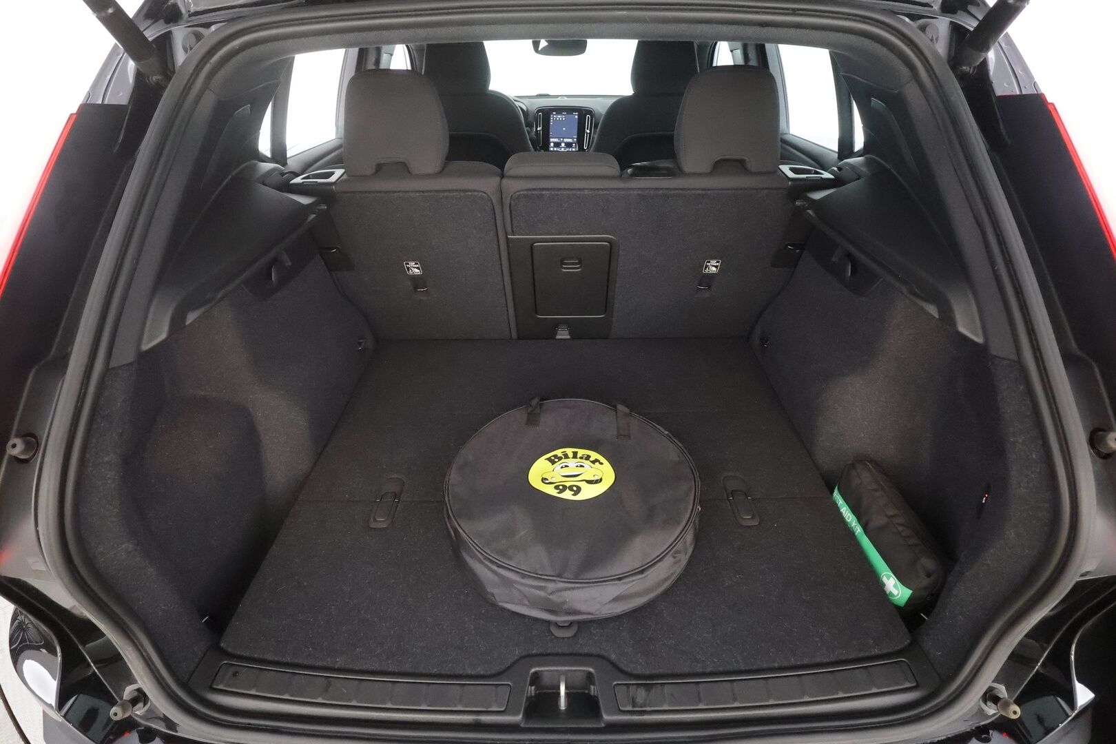 Volvo XC40 2022 P6 Recharge Plus - | ACC | ILP | Koukku | Muistipenkki | Sporttipenkit | Pilot Assist | P.kamera | BLIS | Keyless | Sähk. takaluukku | 2x renkaat aluin | Merkkihuollot | 