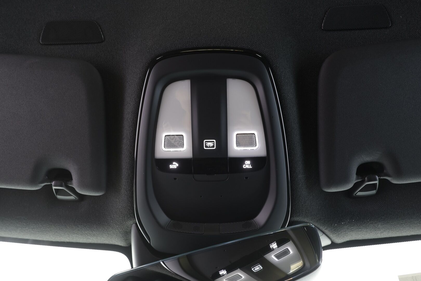 Volvo XC40 2022 P6 Recharge Plus - | ACC | ILP | Koukku | Muistipenkki | Sporttipenkit | Pilot Assist | P.kamera | BLIS | Keyless | Sähk. takaluukku | 2x renkaat aluin | Merkkihuollot | 