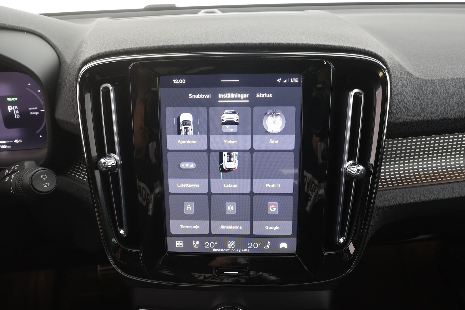 Volvo XC40 2022 P6 Recharge Plus - | ACC | ILP | Koukku | Muistipenkki | Sporttipenkit | Pilot Assist | P.kamera | BLIS | Keyless | Sähk. takaluukku | 2x renkaat aluin | Merkkihuollot | 