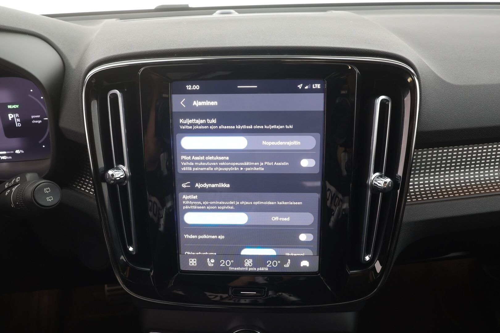Volvo XC40 2022 P6 Recharge Plus - | ACC | ILP | Koukku | Muistipenkki | Sporttipenkit | Pilot Assist | P.kamera | BLIS | Keyless | Sähk. takaluukku | 2x renkaat aluin | Merkkihuollot | 
