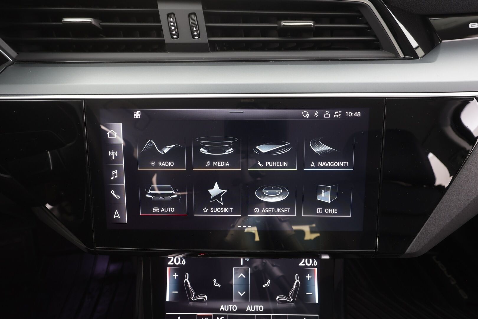 AUDI E-TRON 2023 95kWh 55 Quattro 408hv - | ACC | Lisälämmitin | Koukku | Muistipenkki | P.Kamera | Sporttinahat | Apple&Android | Merkkihuollettu | Kahdet Renkaat | Koti & Kauppalaturi |