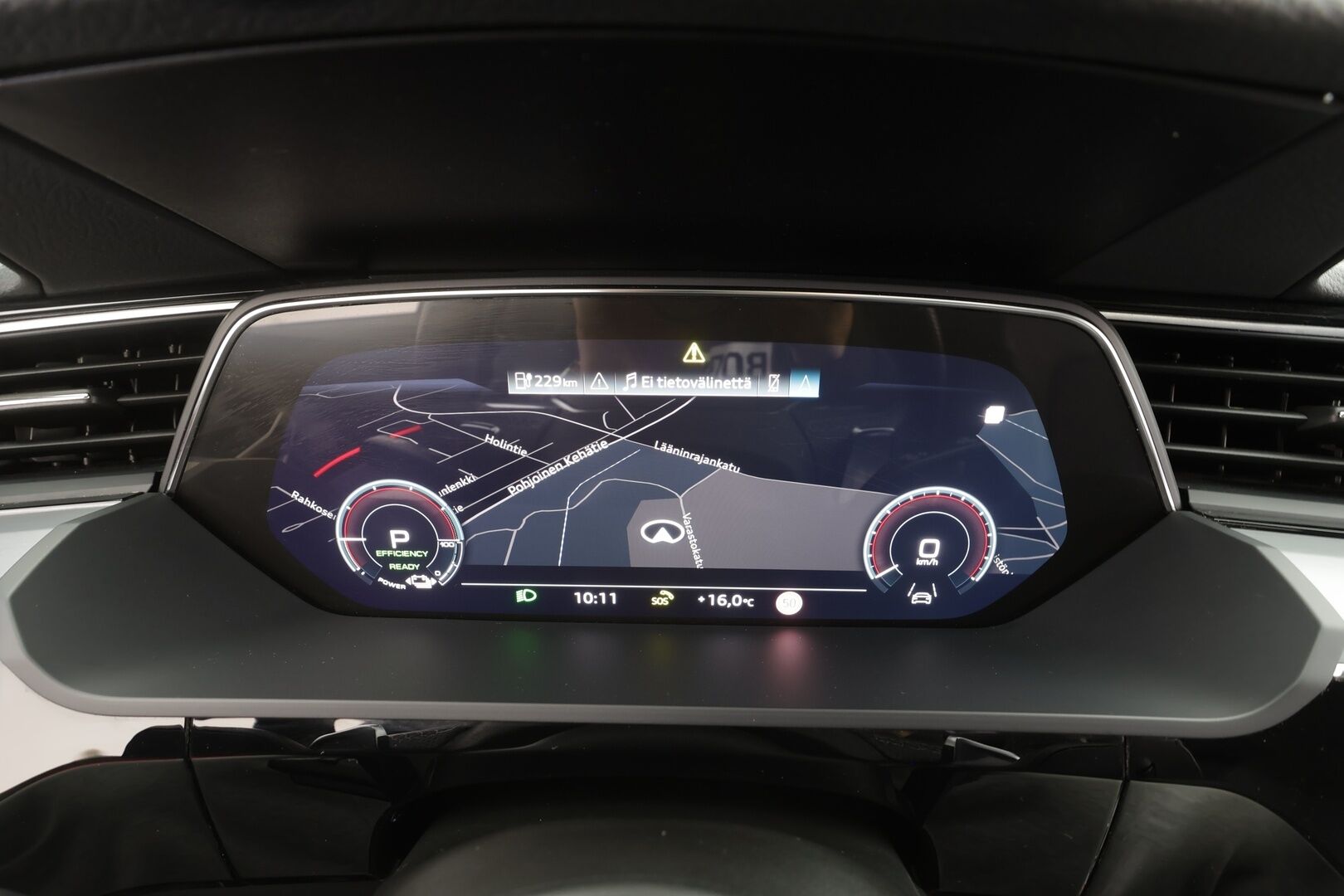AUDI Q8 E-TRON 2024 55 Quattro S-Line - | ACC | Lisälämmitin | Koukku | Matrix-LED | Panorama | Ilma-alusta | B&O | Muistipenkki | 360-kamera | Keyless | Kahdet Renkaat | Merkkihuollettu |