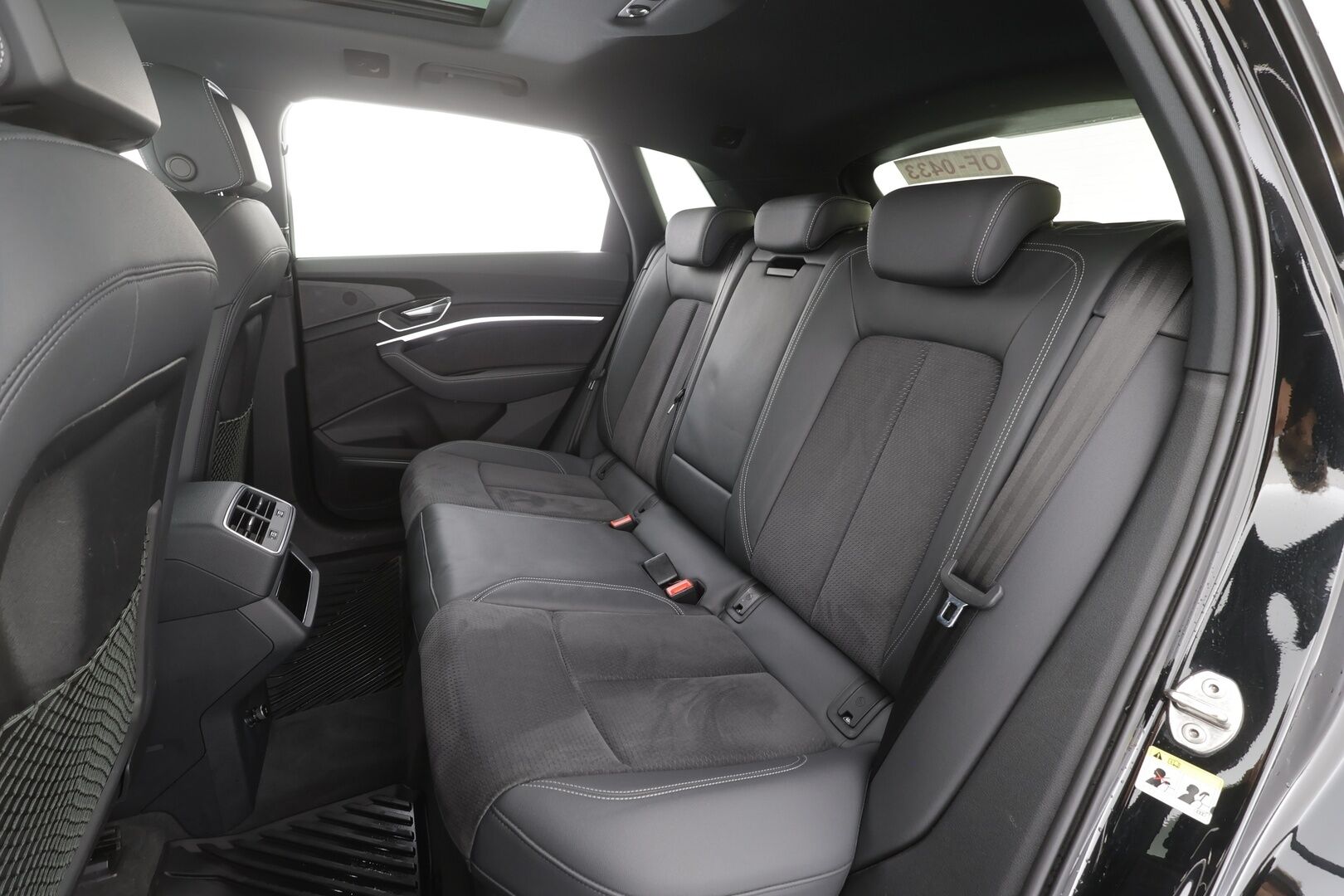 AUDI Q8 E-TRON 2024 55 Quattro S-Line - | ACC | Lisälämmitin | Koukku | Matrix-LED | Panorama | Ilma-alusta | B&O | Muistipenkki | 360-kamera | Keyless | Kahdet Renkaat | Merkkihuollettu |