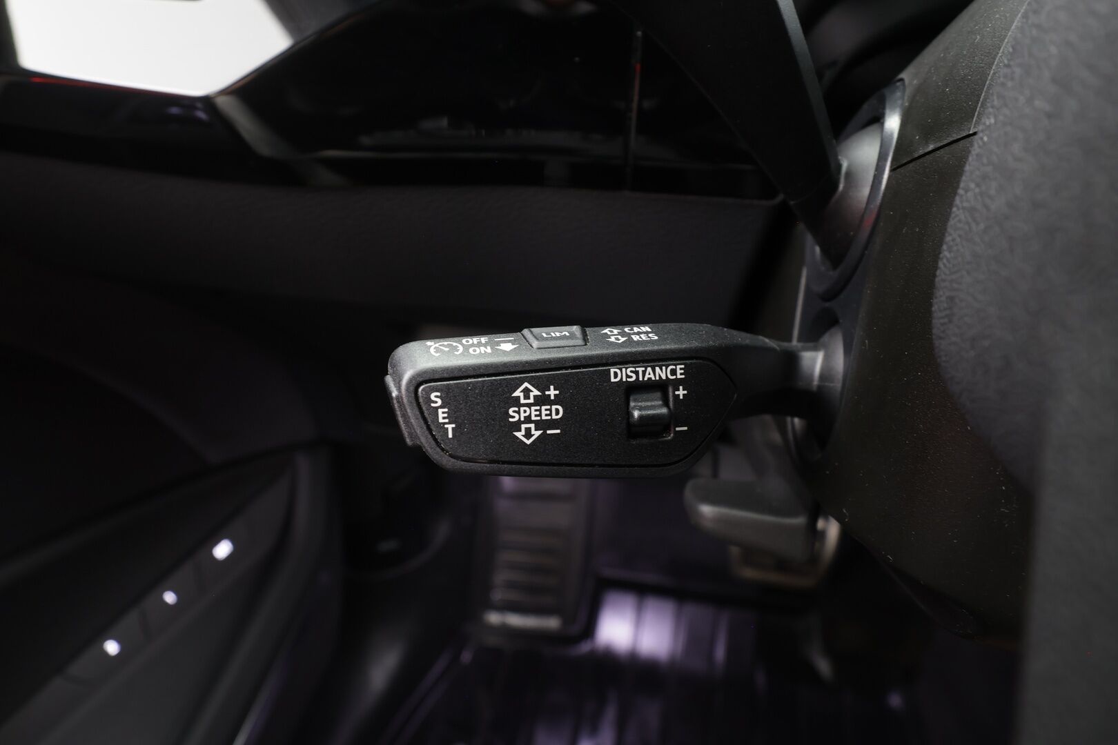 AUDI Q8 E-TRON 2024 55 Quattro S-Line - | ACC | Lisälämmitin | Koukku | Matrix-LED | Panorama | Ilma-alusta | B&O | Muistipenkki | 360-kamera | Keyless | Kahdet Renkaat | Merkkihuollettu |