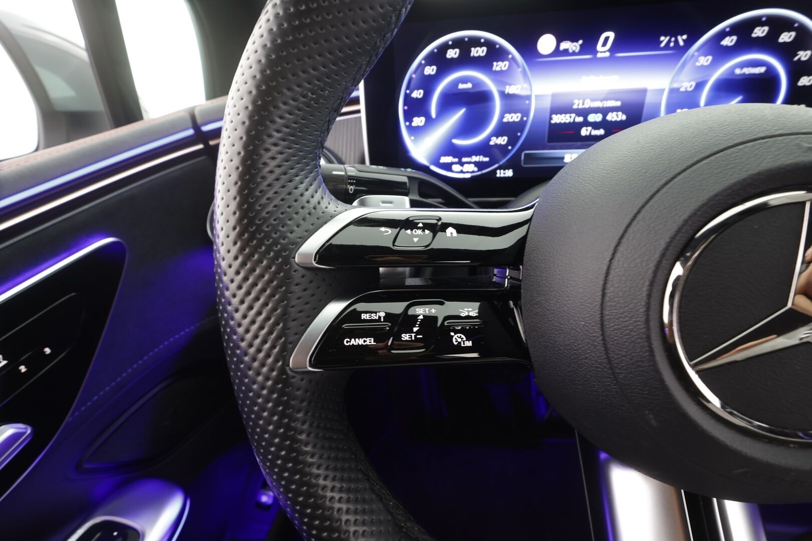 MERCEDES-BENZ EQE 2023 350 4Matic AMG-Line - | Distronic Pro | Koukku | P.Kamera |  Burmester | High Performance audio | Muistipenkit | Ratinlämmitys | Puolinahat | Keyless | Apple&Android | Kahdet Renkaat |
