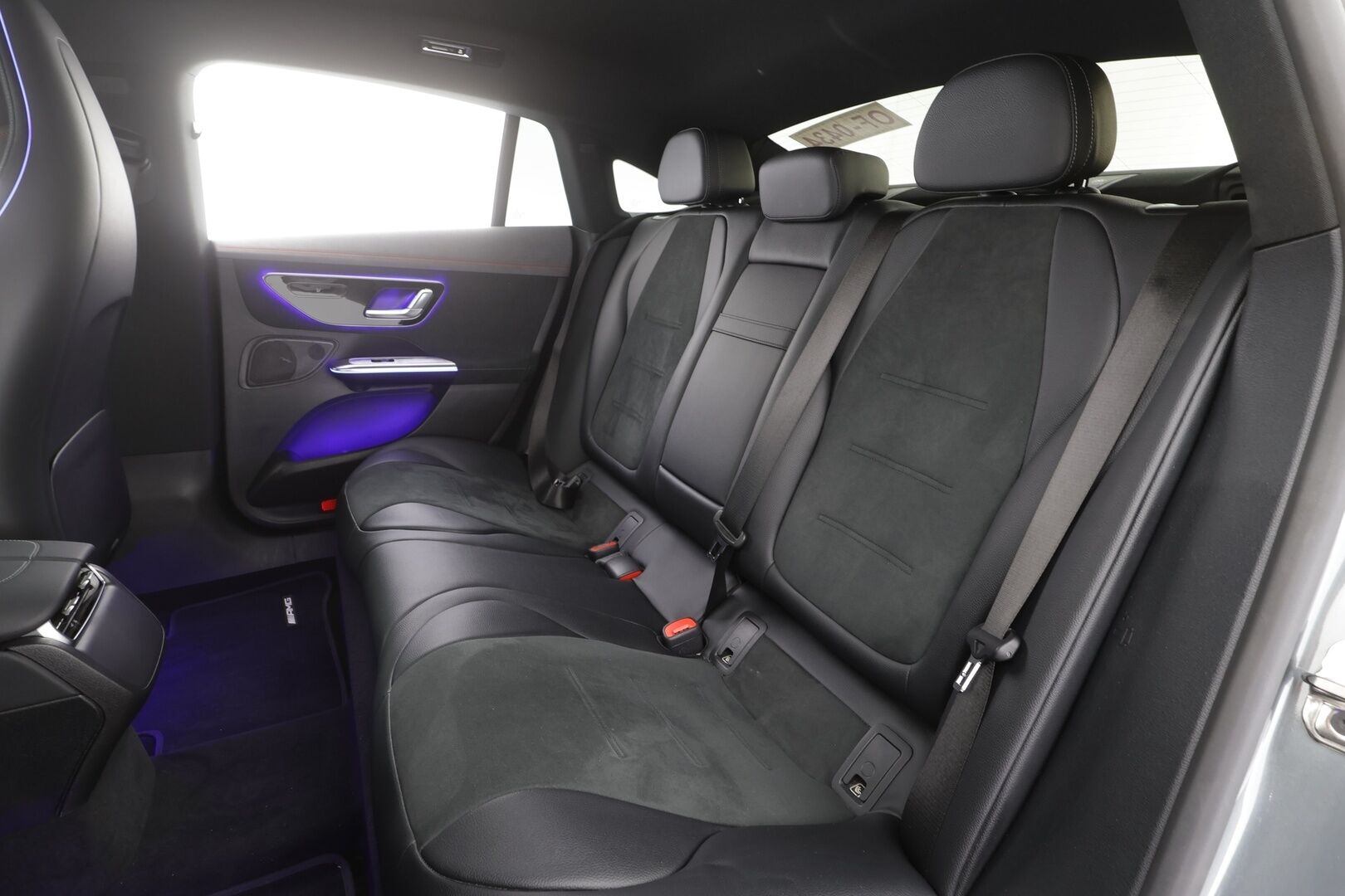 MERCEDES-BENZ EQE 2023 350 4Matic AMG-Line - | Distronic Pro | Koukku | P.Kamera |  Burmester | High Performance audio | Muistipenkit | Ratinlämmitys | Puolinahat | Keyless | Apple&Android | Kahdet Renkaat |