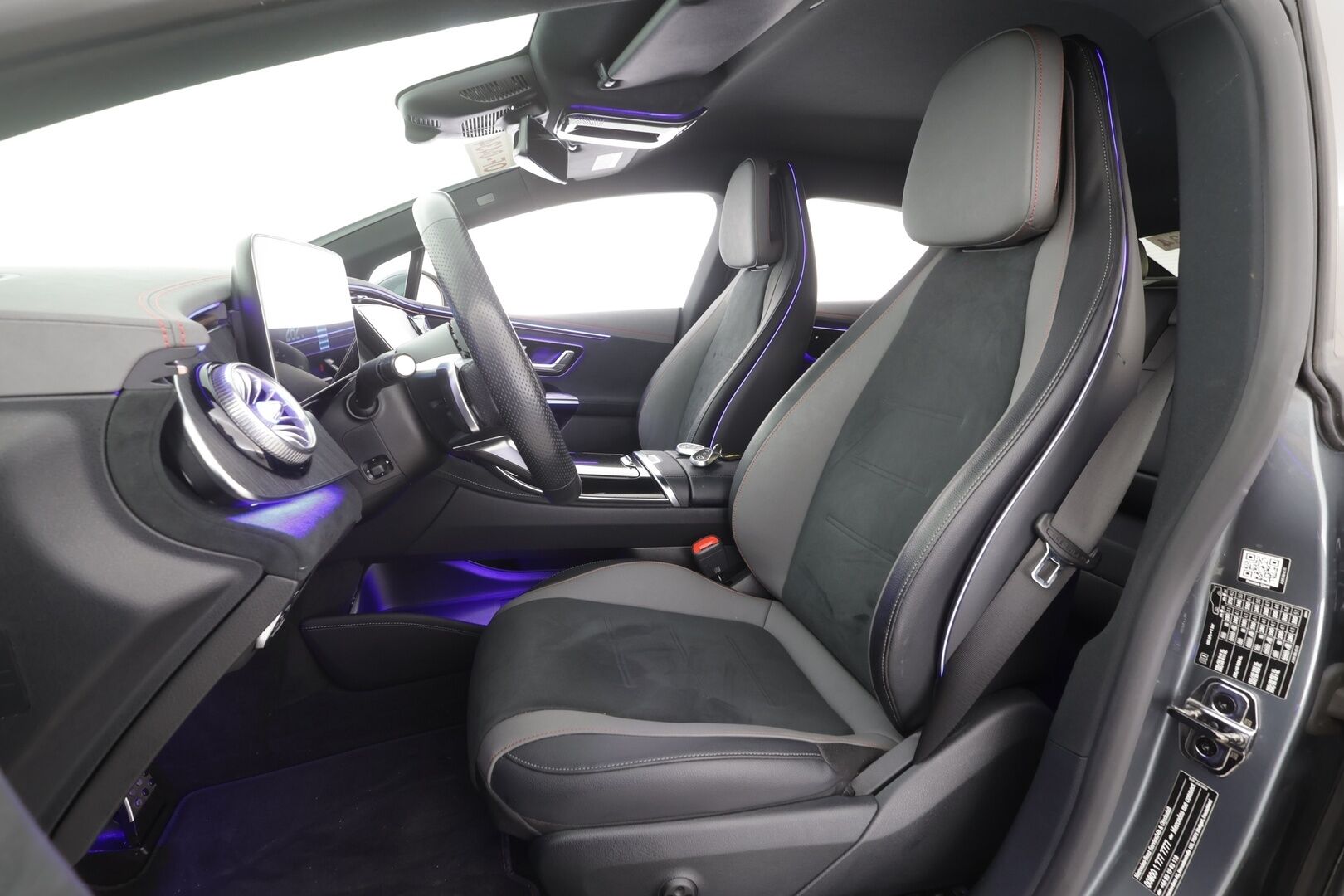 MERCEDES-BENZ EQE 2023 350 4Matic AMG-Line - | Distronic Pro | Koukku | P.Kamera |  Burmester | High Performance audio | Muistipenkit | Ratinlämmitys | Puolinahat | Keyless | Apple&Android | Kahdet Renkaat |