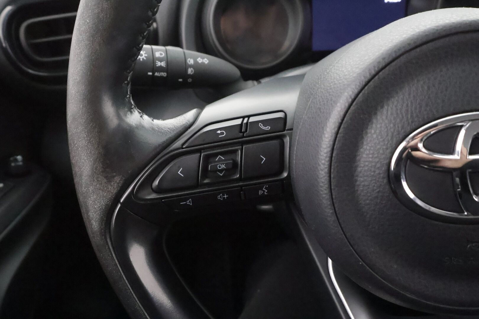 TOYOTA YARIS CROSS 2023 1,5 Hybrid AWD-i Active Business - | ACC | LTA | Lohko + sisälämmitin | P.kamera | Apple & Android | BT | Lämm. ratti | Aut. pitkät | Aut. ilmastointi | 2x renkaat aluin | 