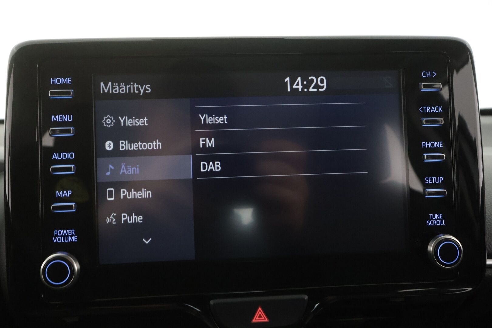 TOYOTA YARIS CROSS 2023 1,5 Hybrid AWD-i Active Business - | ACC | LTA | Lohko + sisälämmitin | P.kamera | Apple & Android | BT | Lämm. ratti | Aut. pitkät | Aut. ilmastointi | 2x renkaat aluin | 
