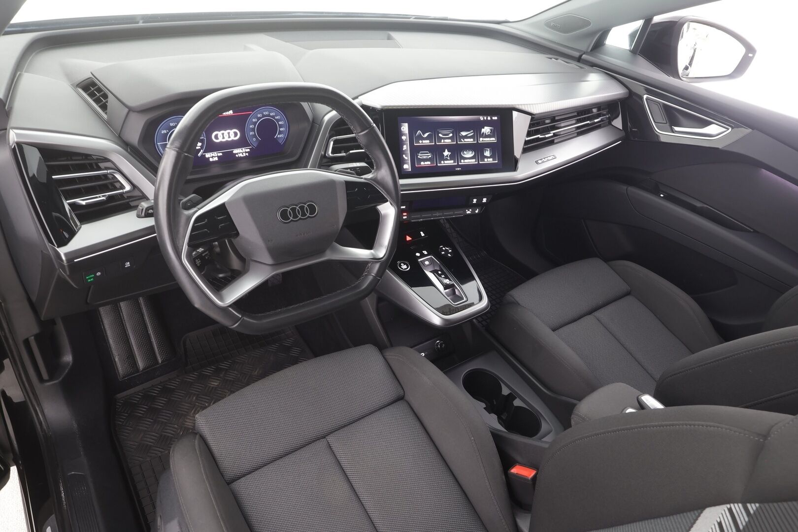 AUDI Q4 E-TRON 2022 50 e-tron quattro - | ACC | ILP | SONOS | Sporttipenkit | P.kamera | Ambient light | Sähk. takaluukku | Kaistavahti | LED | Apple & Android | 2x renkaat aluin | 