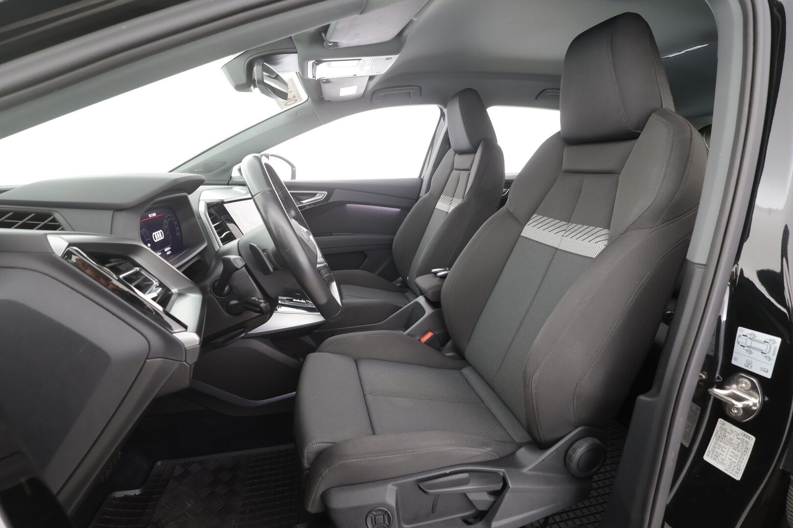 AUDI Q4 E-TRON 2022 50 e-tron quattro - | ACC | ILP | SONOS | Sporttipenkit | P.kamera | Ambient light | Sähk. takaluukku | Kaistavahti | LED | Apple & Android | 2x renkaat aluin | 