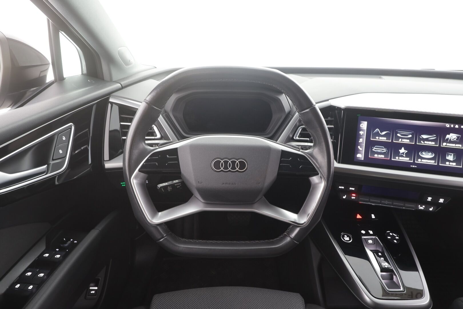 AUDI Q4 E-TRON 2022 50 e-tron quattro - | ACC | ILP | SONOS | Sporttipenkit | P.kamera | Ambient light | Sähk. takaluukku | Kaistavahti | LED | Apple & Android | 2x renkaat aluin | 