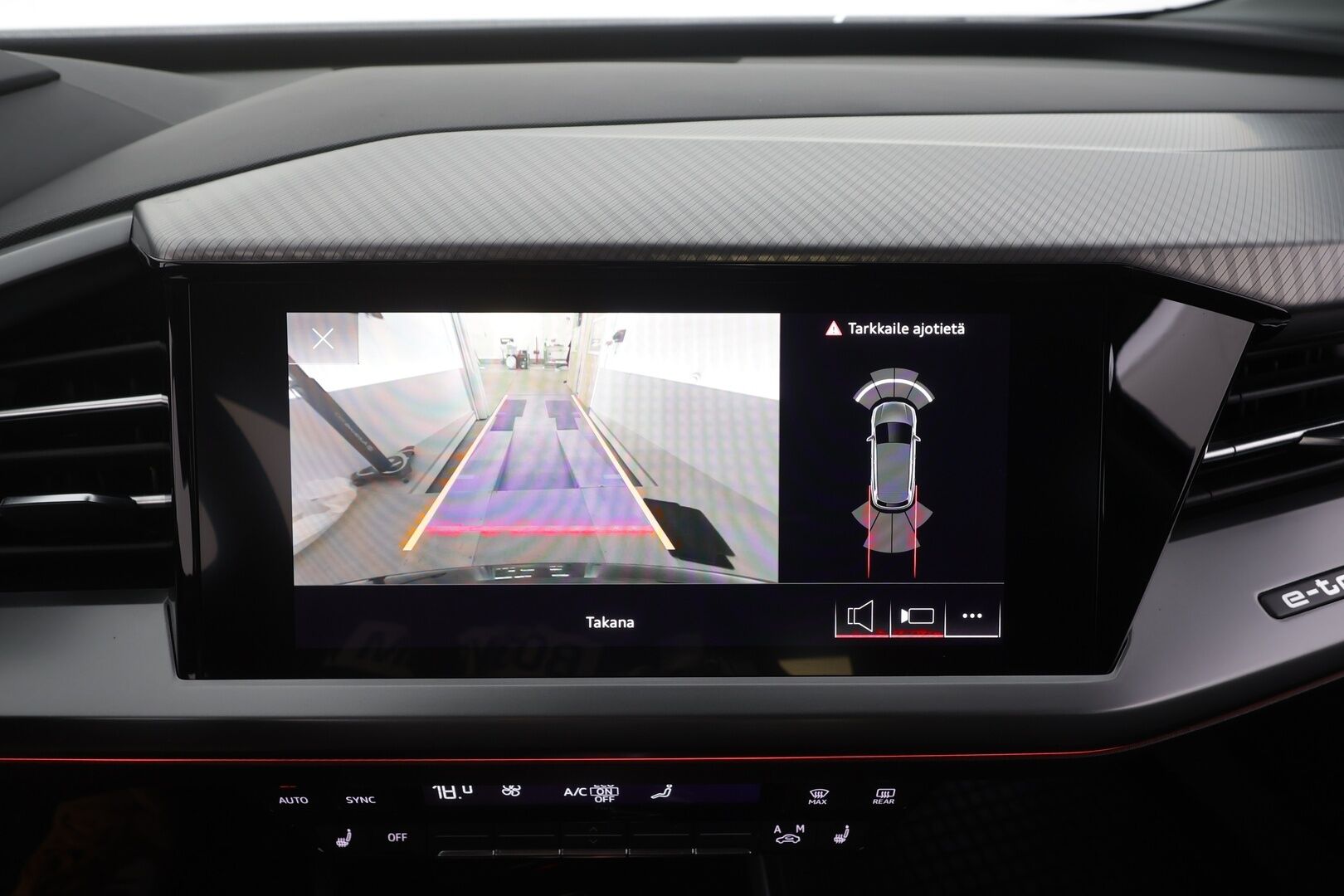 AUDI Q4 E-TRON 2022 50 e-tron quattro - | ACC | ILP | SONOS | Sporttipenkit | P.kamera | Ambient light | Sähk. takaluukku | Kaistavahti | LED | Apple & Android | 2x renkaat aluin | 