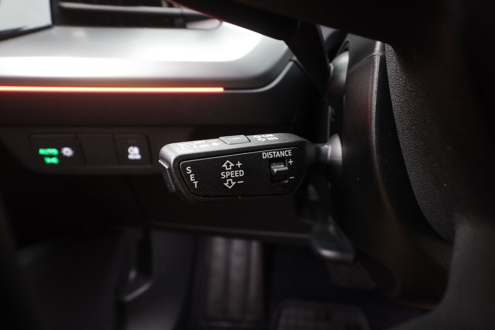 AUDI Q4 E-TRON 2022 50 e-tron quattro - | ACC | ILP | SONOS | Sporttipenkit | P.kamera | Ambient light | Sähk. takaluukku | Kaistavahti | LED | Apple & Android | 2x renkaat aluin | 