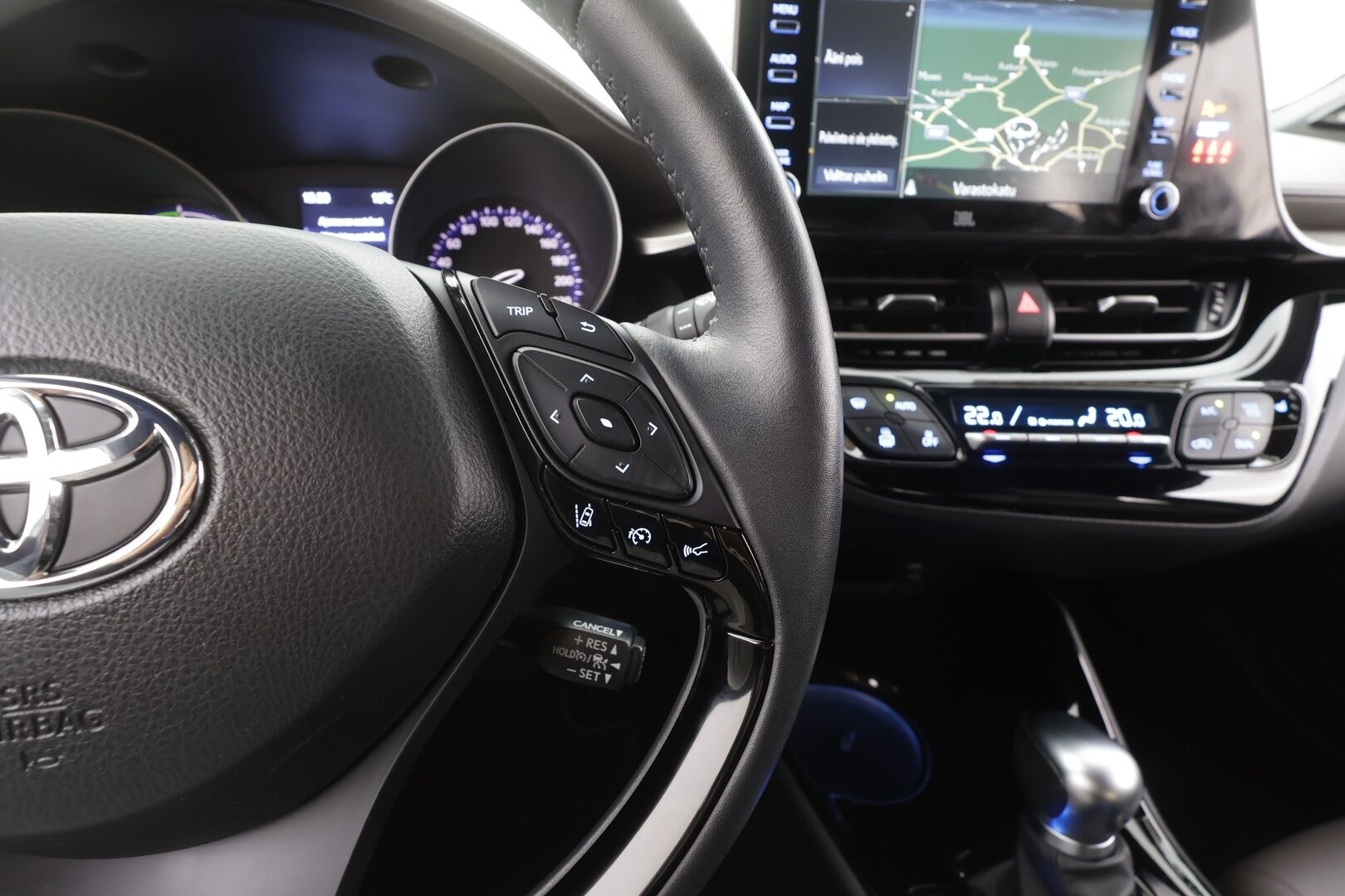 Toyota C-HR 2021 2,0 Hybrid Premium - | ACC | Koukku | JBL | Puolinahat | LED | P.kamera ja tutkat | Navi | Keyless | Apple & Android | BSM | Lane Assist | Merkkihuollot | 