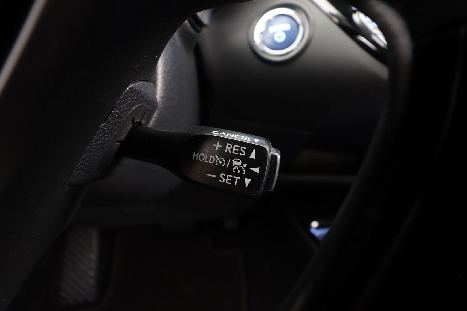 Toyota C-HR 2021 2,0 Hybrid Premium - | ACC | Koukku | JBL | Puolinahat | LED | P.kamera ja tutkat | Navi | Keyless | Apple & Android | BSM | Lane Assist | Merkkihuollot | 