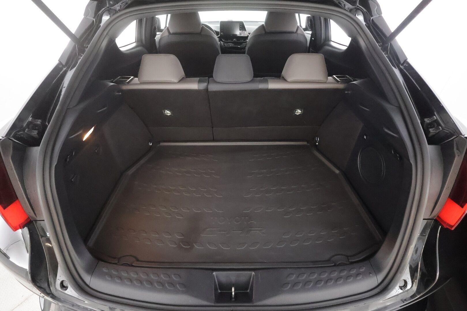 Toyota C-HR 2021 2,0 Hybrid Premium - | ACC | Koukku | JBL | Puolinahat | LED | P.kamera ja tutkat | Navi | Keyless | Apple & Android | BSM | Lane Assist | Merkkihuollot | 