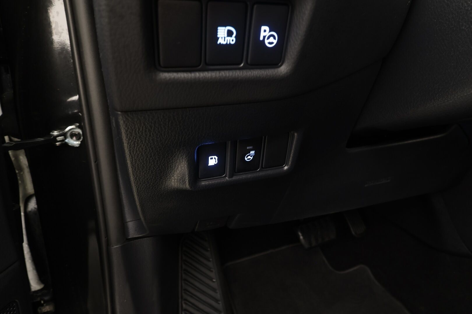 Toyota C-HR 2021 2,0 Hybrid Premium - | ACC | Koukku | JBL | Puolinahat | LED | P.kamera ja tutkat | Navi | Keyless | Apple & Android | BSM | Lane Assist | Merkkihuollot | 