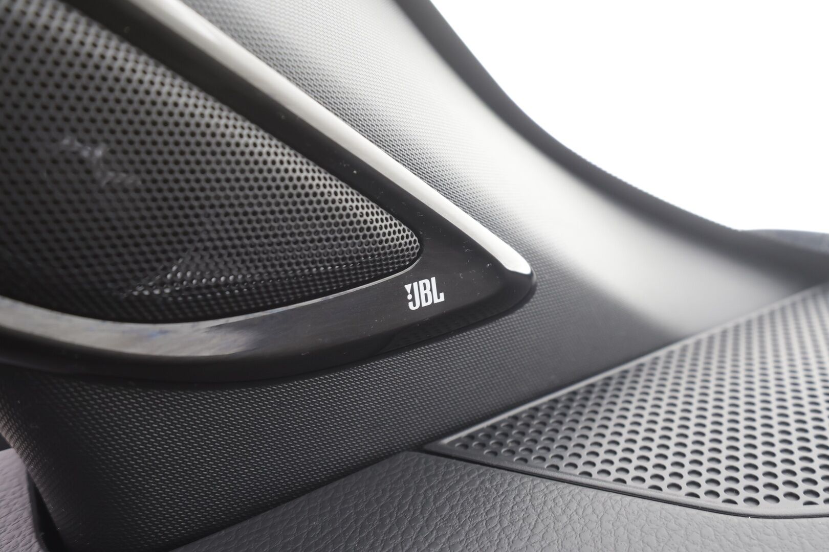 Toyota C-HR 2021 2,0 Hybrid Premium - | ACC | Koukku | JBL | Puolinahat | LED | P.kamera ja tutkat | Navi | Keyless | Apple & Android | BSM | Lane Assist | Merkkihuollot | 