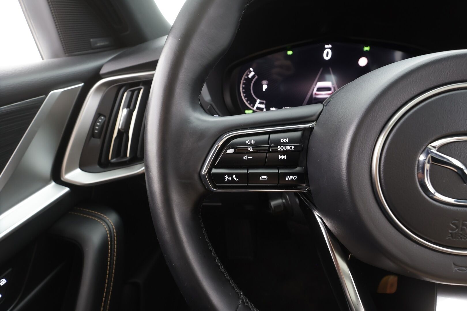 MAZDA CX-80 2024 Homura Plus 2.5 PHEV 8AT 7-paik. - ACC | Ilmastoidut sähkönahat | HUD | BOSE | Panorama | 360° | Adapt. LED | Digimittari | Keyless | Lämm. ratti | BSM | Lane Assist | Merkkihuollettu | Akku kuntotarkastettu