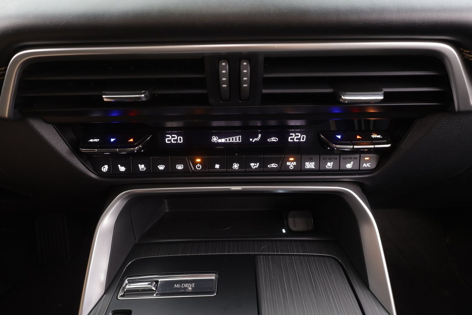 MAZDA CX-80 2024 Homura Plus 2.5 PHEV 8AT 7-paik. - ACC | Ilmastoidut sähkönahat | HUD | BOSE | Panorama | 360° | Adapt. LED | Digimittari | Keyless | Lämm. ratti | BSM | Lane Assist | Merkkihuollettu | Akku kuntotarkastettu