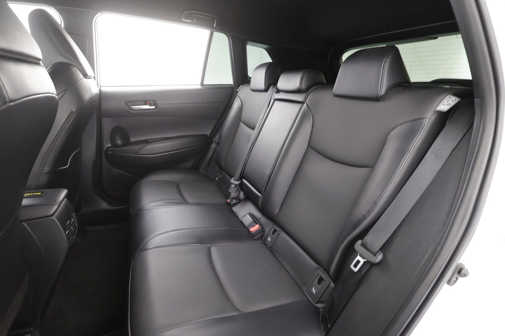 TOYOTA COROLLA CROSS 2023 2.0 Hybrid AWD-i Premium - | ACC | Koukku | Nahkasisusta | Sähköpenkki | 360° | Navi | Digimittaristo | LED | BSM | LDA | RCTA | Keyless | Lämm. ratti | 
