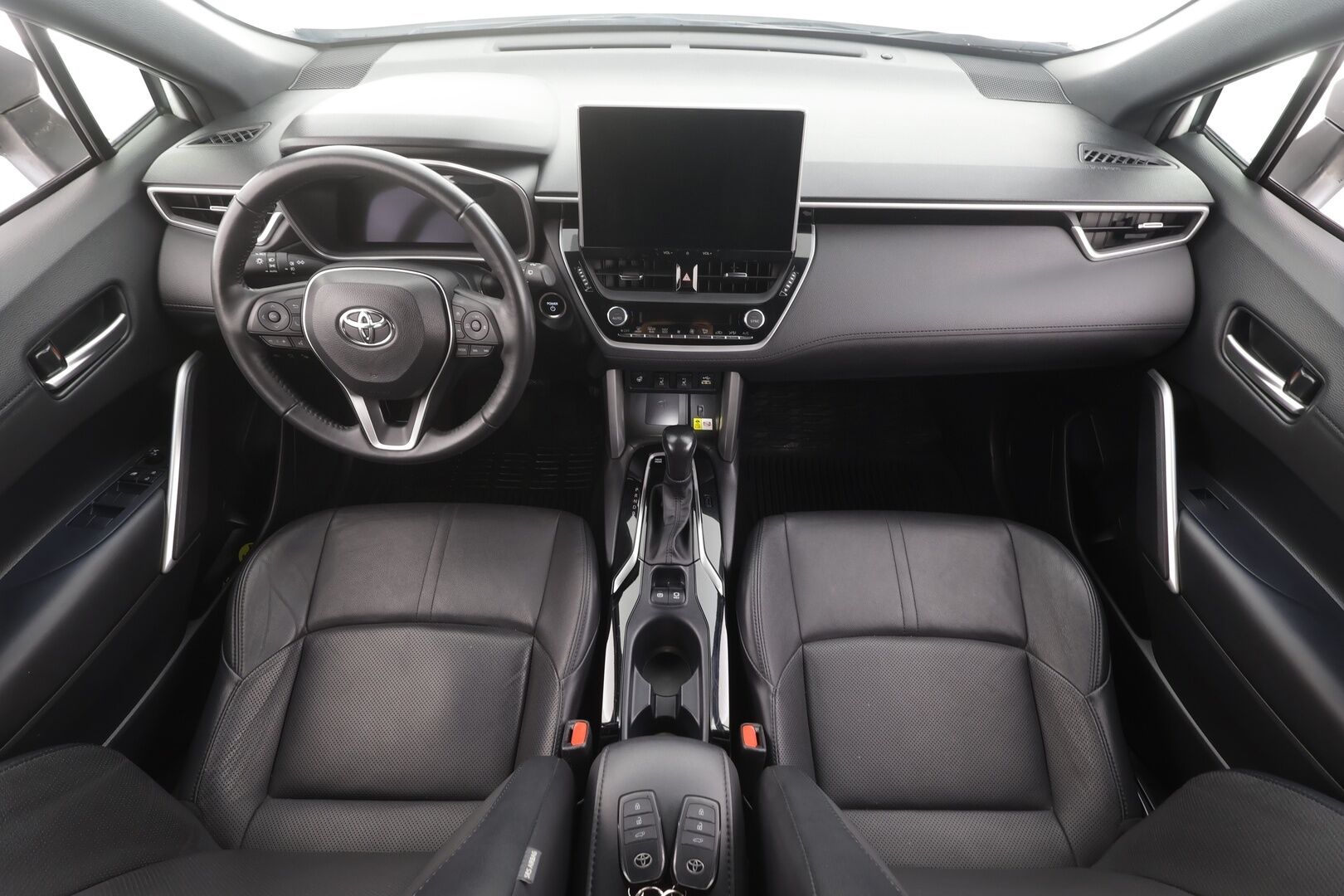 TOYOTA COROLLA CROSS 2023 2.0 Hybrid AWD-i Premium - | ACC | Koukku | Nahkasisusta | Sähköpenkki | 360° | Navi | Digimittaristo | LED | BSM | LDA | RCTA | Keyless | Lämm. ratti | 