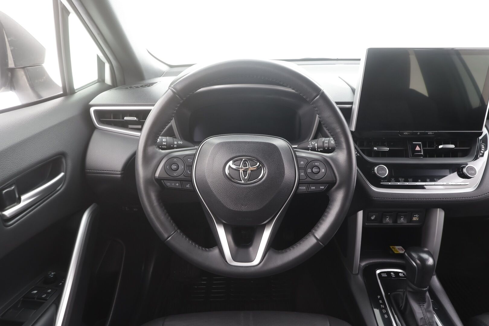 TOYOTA COROLLA CROSS 2023 2.0 Hybrid AWD-i Premium - | ACC | Koukku | Nahkasisusta | Sähköpenkki | 360° | Navi | Digimittaristo | LED | BSM | LDA | RCTA | Keyless | Lämm. ratti | 