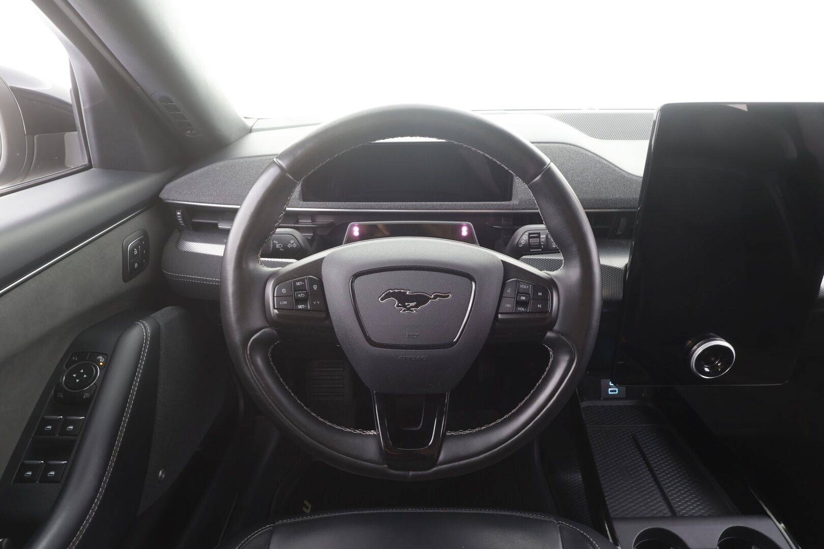 FORD MUSTANG MACH-E 2022 98kWh 487hv AWD GT 5-ovinen - Adapt.Vakkari | Bang&Olufsen | Lasikatto | Akuston esilämmitys | 360-Kamera | Matrix LED | Nahka-Alcantara Muistilla | 2x Renkaat aluvantein | GT!