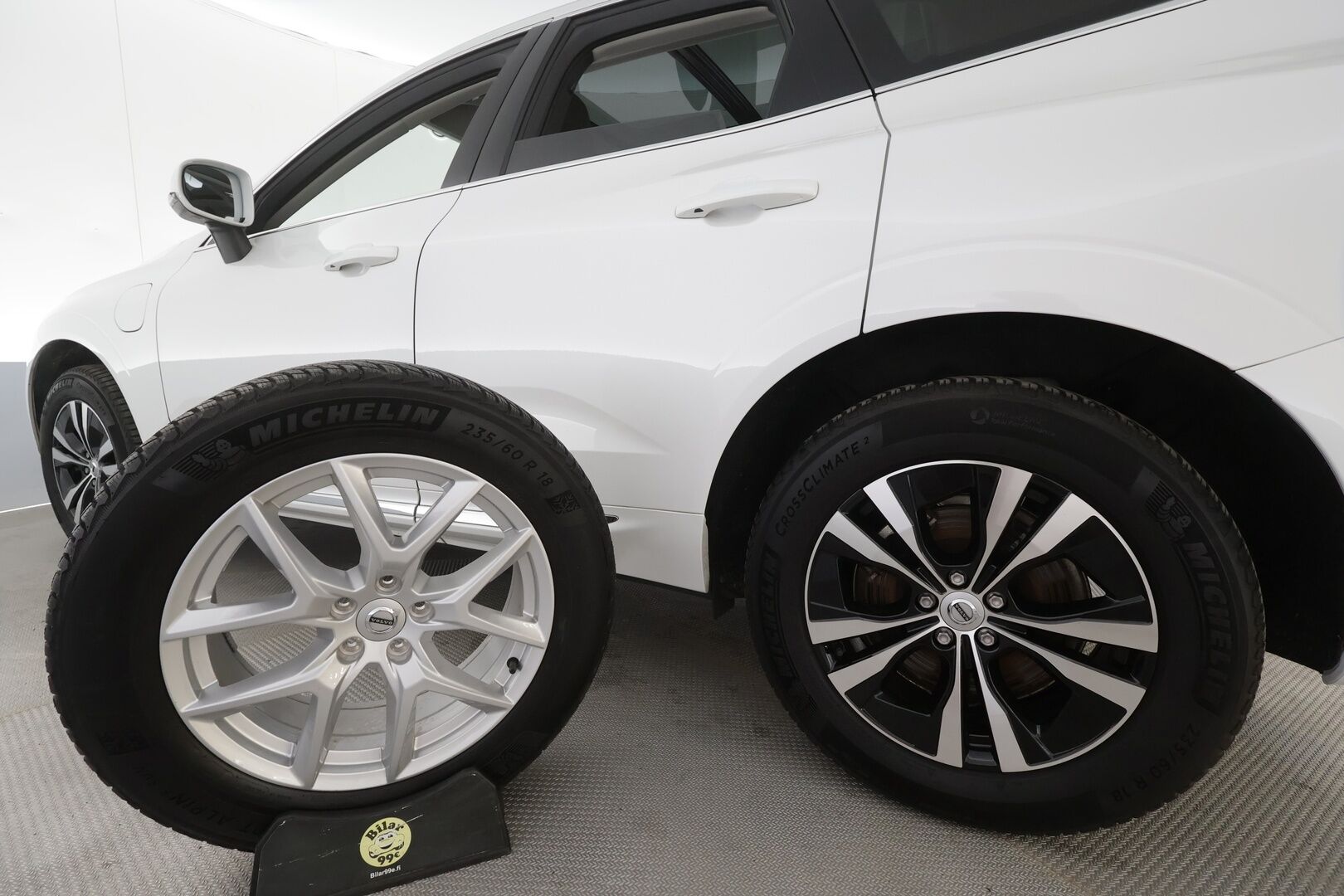 Volvo XC60 2023 T6 Recharge Long Range AWD Bright Core - | ACC | Webasto | Full-LED | Panorama | High Performance audio | Osasähköt | Keyless | P.Kamera | Apple&Android | Merkkihuollettu | Kahdet Renkaat |