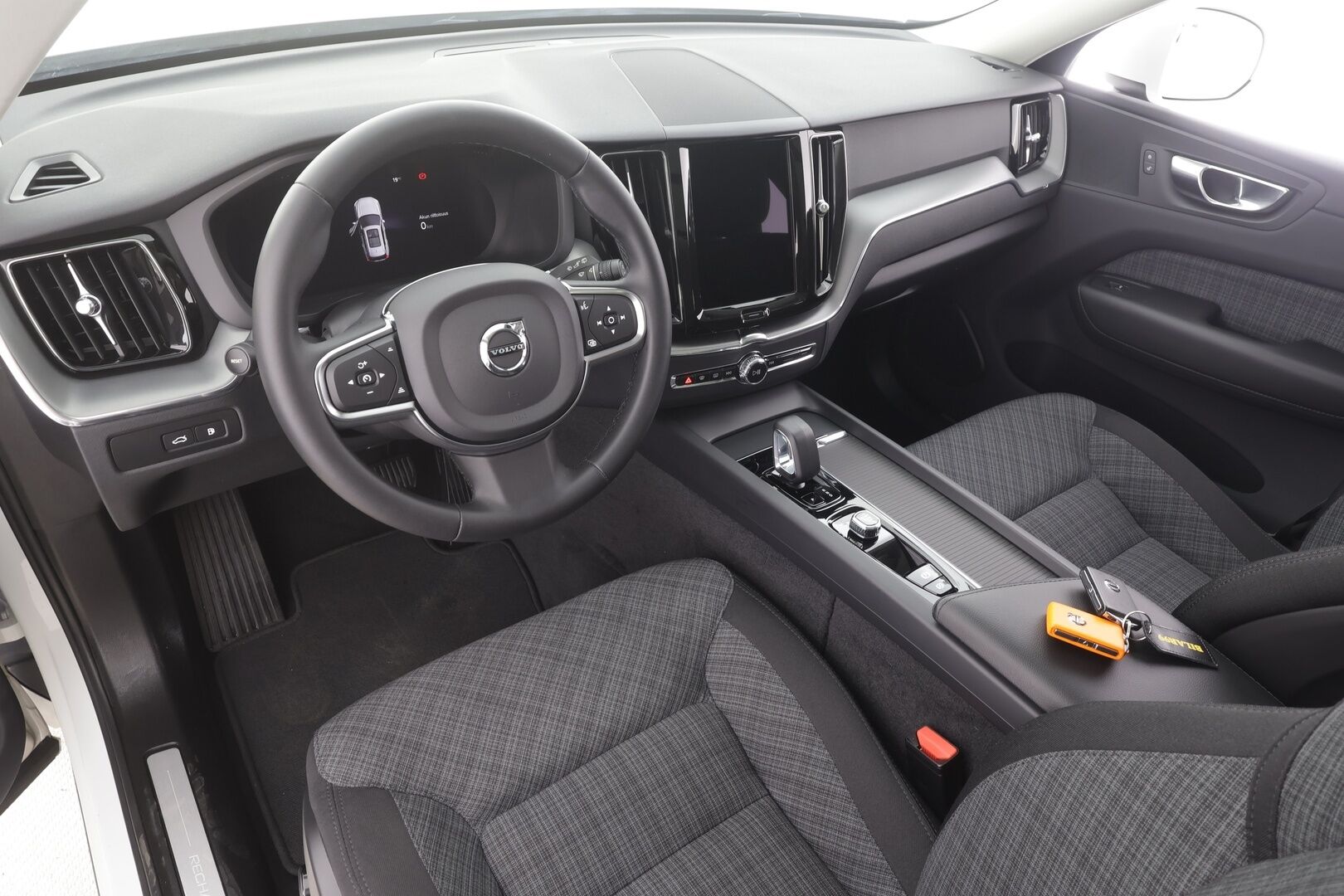 Volvo XC60 2023 T6 Recharge Long Range AWD Bright Core - | ACC | Webasto | Full-LED | Panorama | High Performance audio | Osasähköt | Keyless | P.Kamera | Apple&Android | Merkkihuollettu | Kahdet Renkaat |