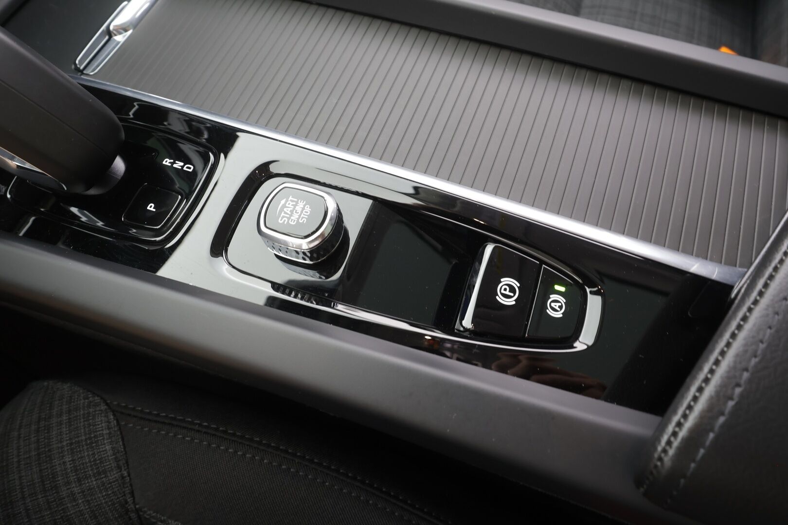 Volvo XC60 2023 T6 Recharge Long Range AWD Bright Core - | ACC | Webasto | Full-LED | Panorama | High Performance audio | Osasähköt | Keyless | P.Kamera | Apple&Android | Merkkihuollettu | Kahdet Renkaat |