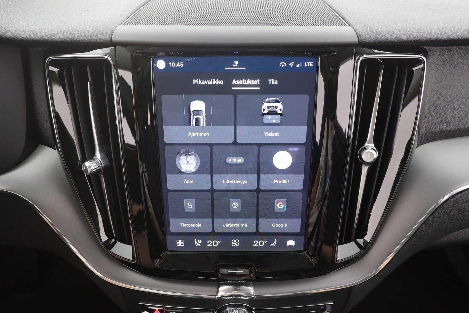 Volvo XC60 2023 T6 Recharge Long Range AWD Bright Core - | ACC | Webasto | Full-LED | Panorama | High Performance audio | Osasähköt | Keyless | P.Kamera | Apple&Android | Merkkihuollettu | Kahdet Renkaat |