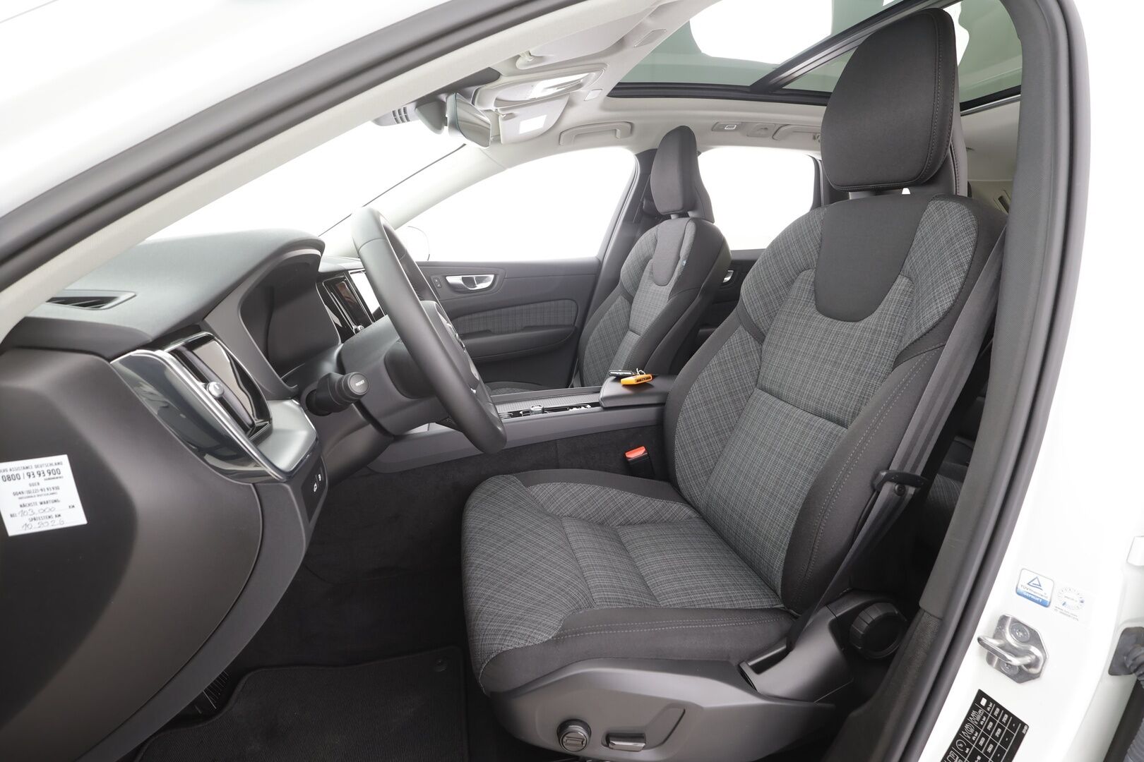 Volvo XC60 2023 T6 Recharge Long Range AWD Bright Core - | ACC | Webasto | Full-LED | Panorama | High Performance audio | Osasähköt | Keyless | P.Kamera | Apple&Android | Merkkihuollettu | Kahdet Renkaat |