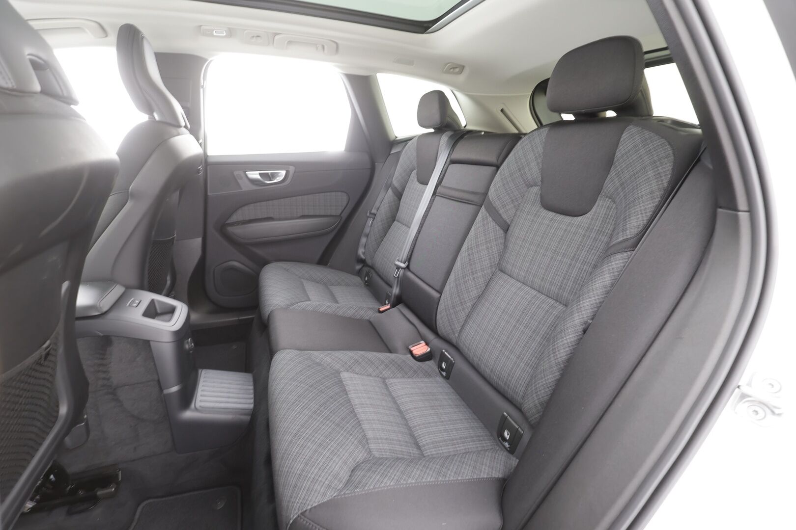Volvo XC60 2023 T6 Recharge Long Range AWD Bright Core - | ACC | Webasto | Full-LED | Panorama | High Performance audio | Osasähköt | Keyless | P.Kamera | Apple&Android | Merkkihuollettu | Kahdet Renkaat |