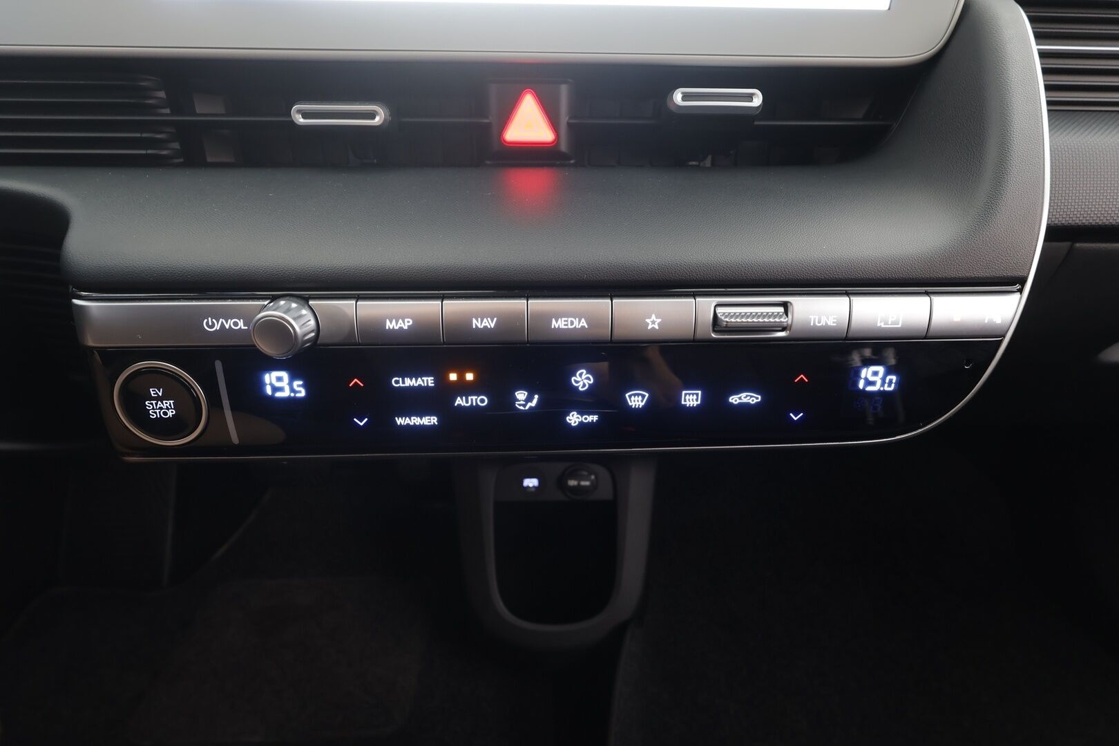 HYUNDAI IONIQ 5 2023 58 kWh AWD - | ACC | ILP | HDA | P.kamera | LED | HBA | Apple & Android | Bluetooth | Lämm. ratti | 2x kaapelit | 2x renkaat aluin | Merkkihuollot | 