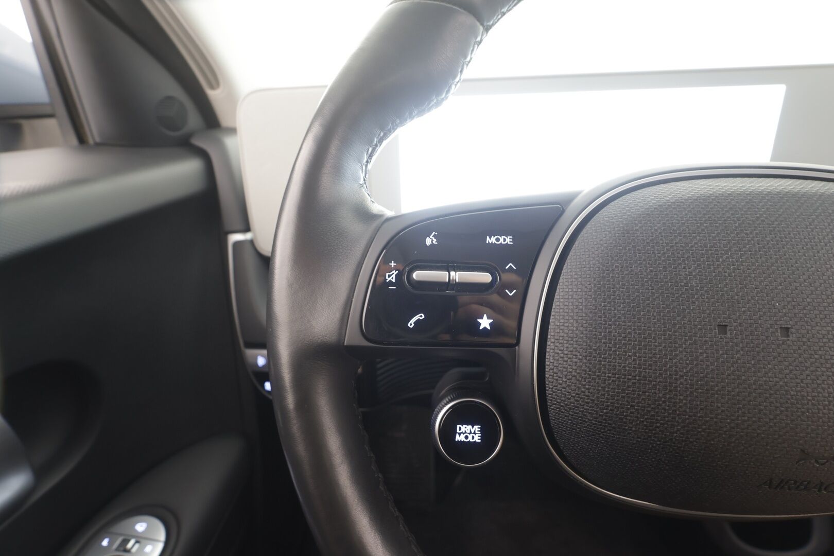 HYUNDAI IONIQ 5 2023 58 kWh AWD - | ACC | ILP | HDA | P.kamera | LED | HBA | Apple & Android | Bluetooth | Lämm. ratti | 2x kaapelit | 2x renkaat aluin | Merkkihuollot | 